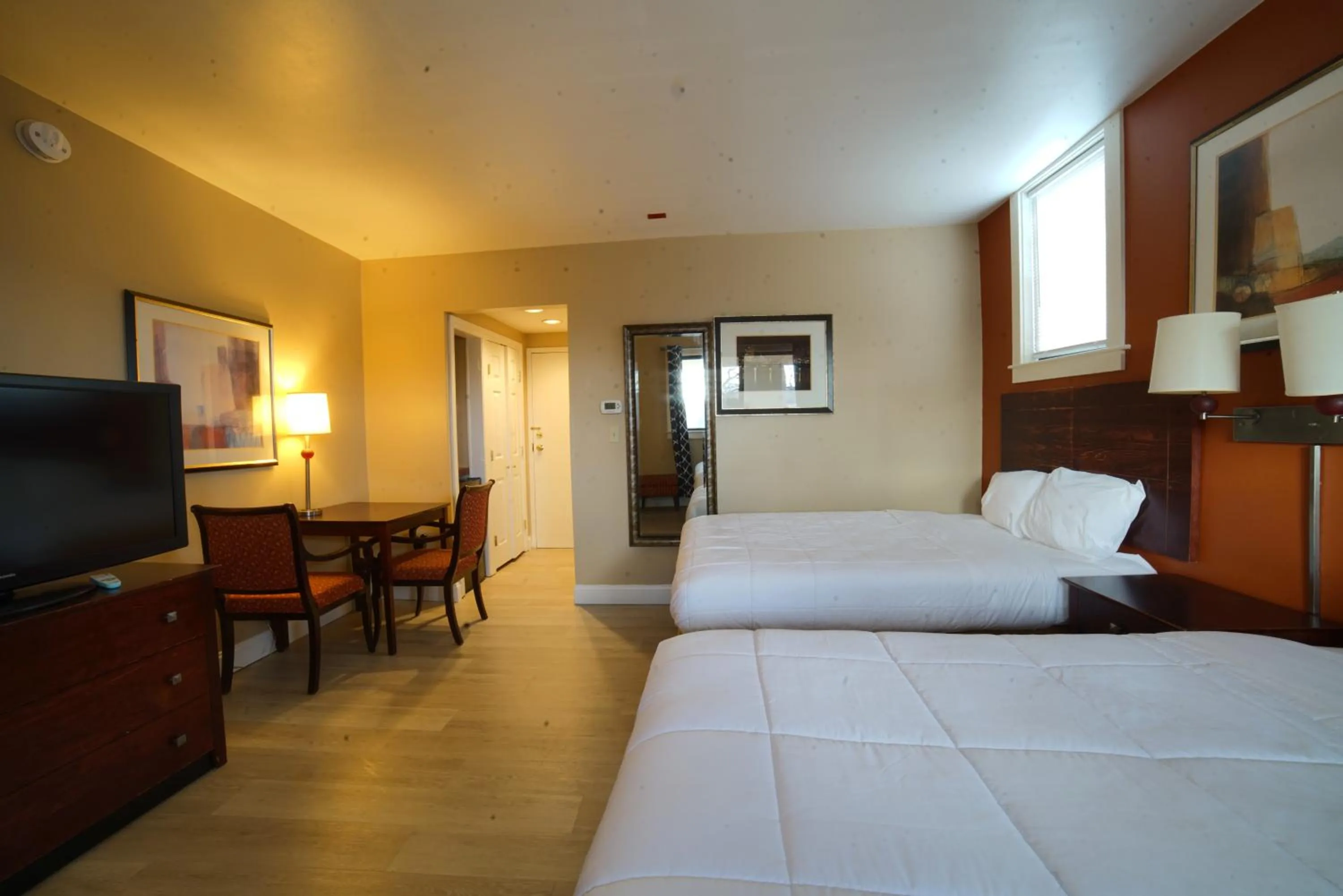 Photo of the whole room, Bed in Hotel Boston