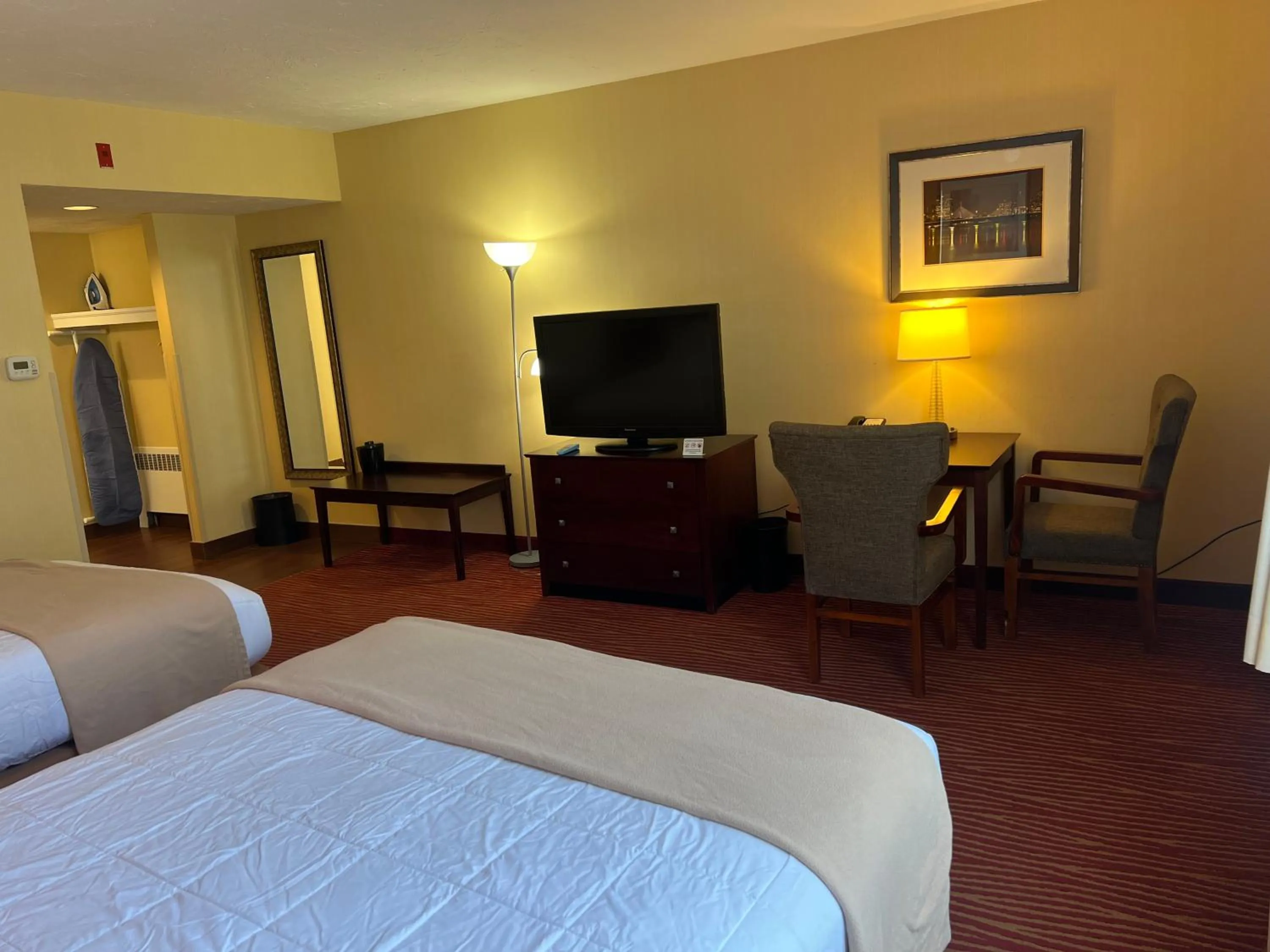 Photo of the whole room, Bed in Hotel Boston