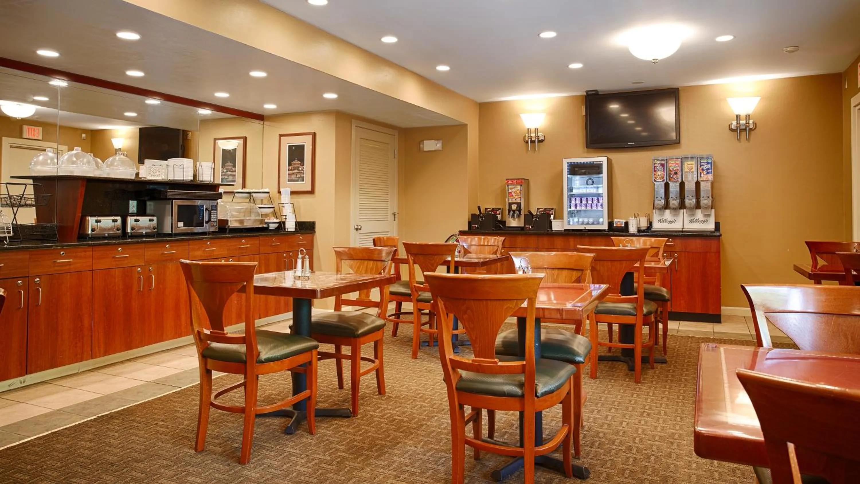 Restaurant/places to eat in Hotel Boston