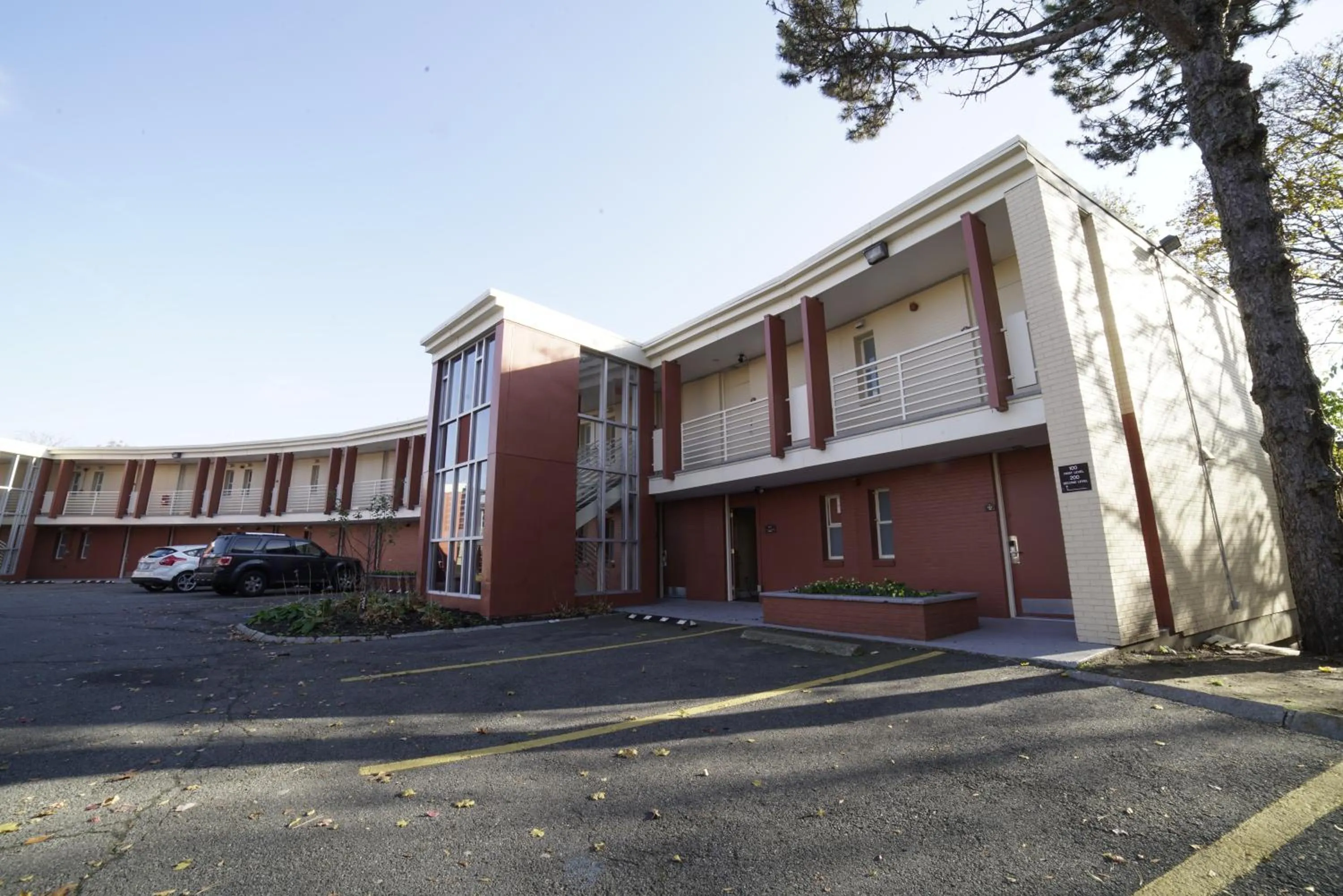 Property building in Hotel Boston