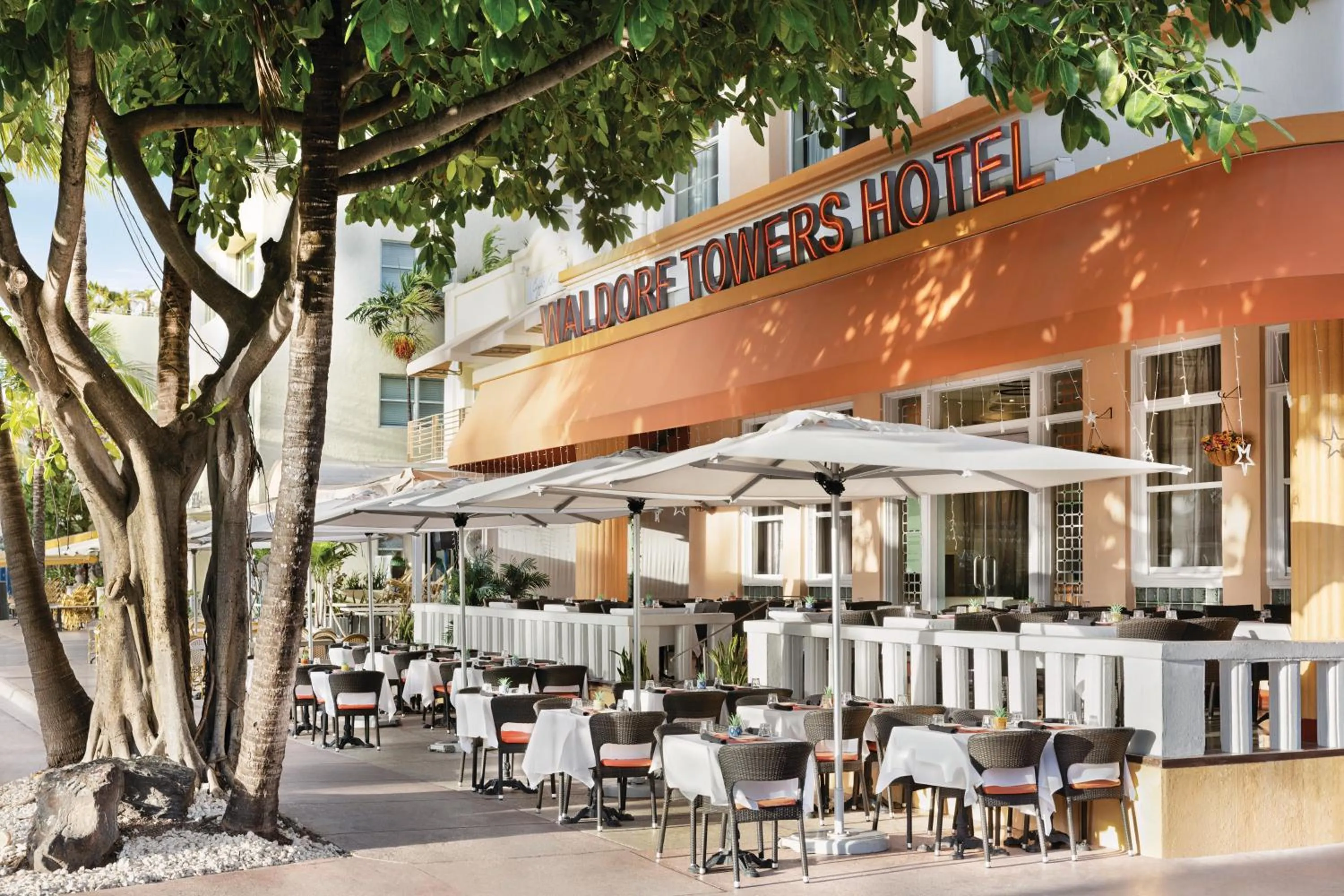 Restaurant/places to eat in Waldorf Towers South Beach