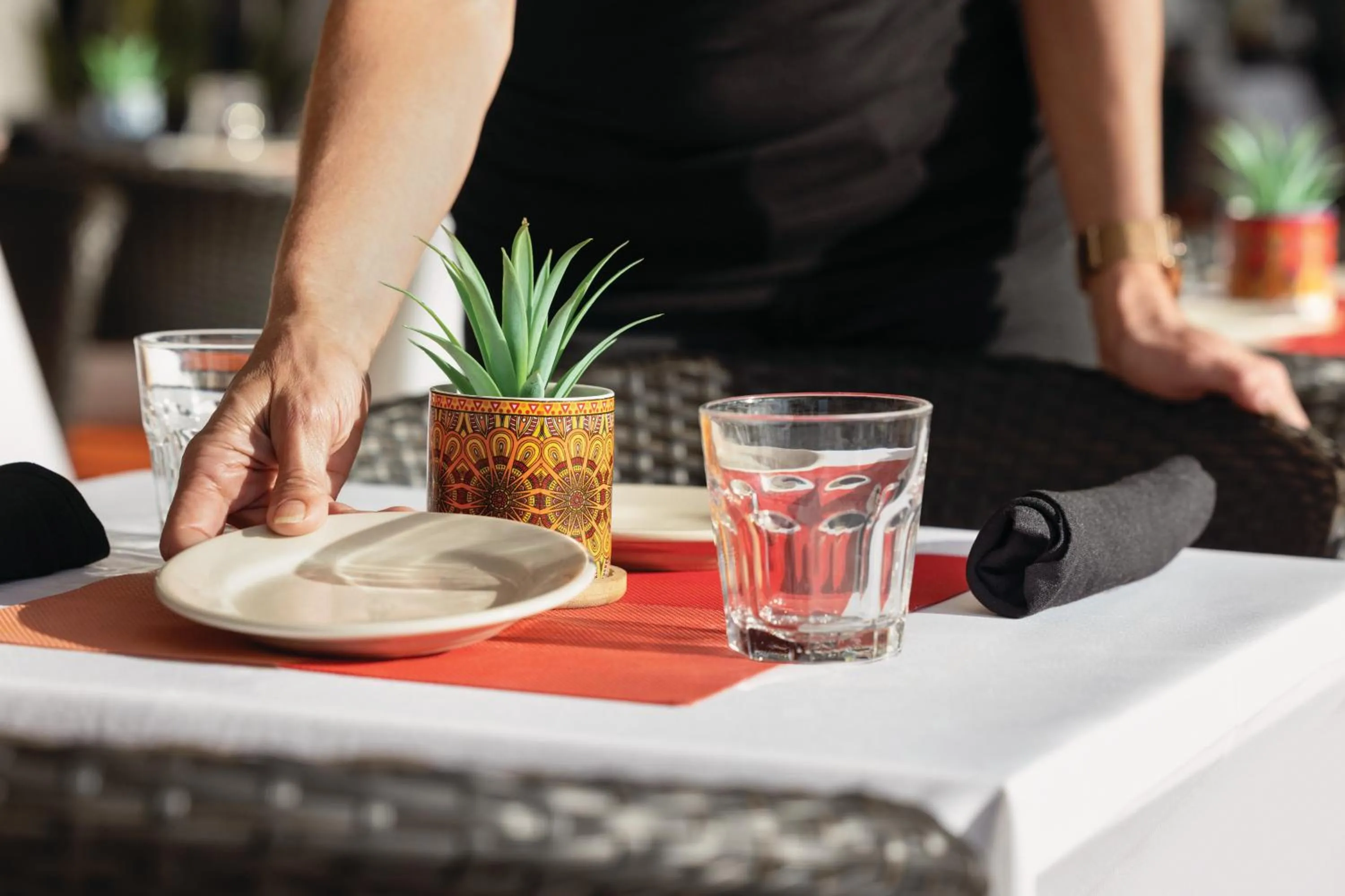 Restaurant/places to eat in Waldorf Towers South Beach