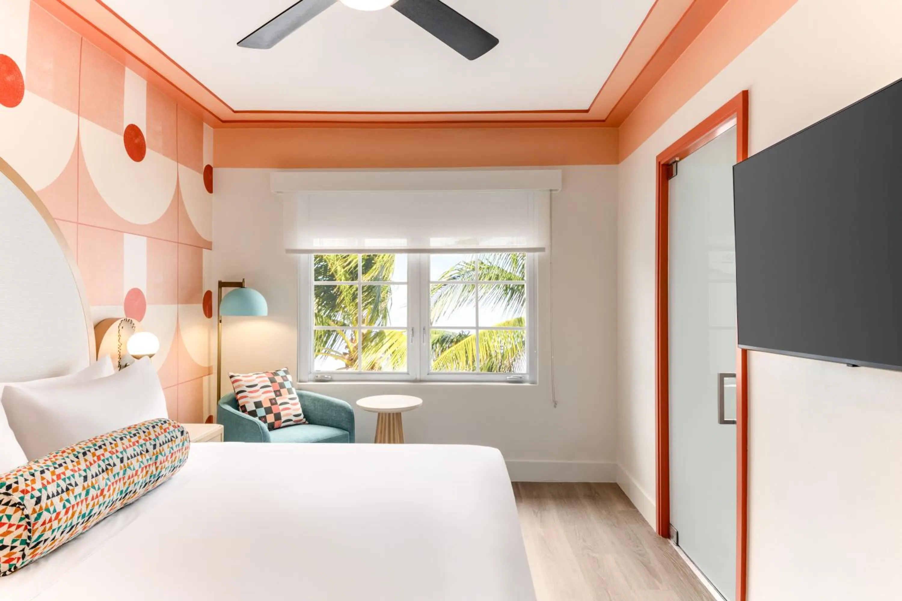 Bed in Waldorf Towers South Beach