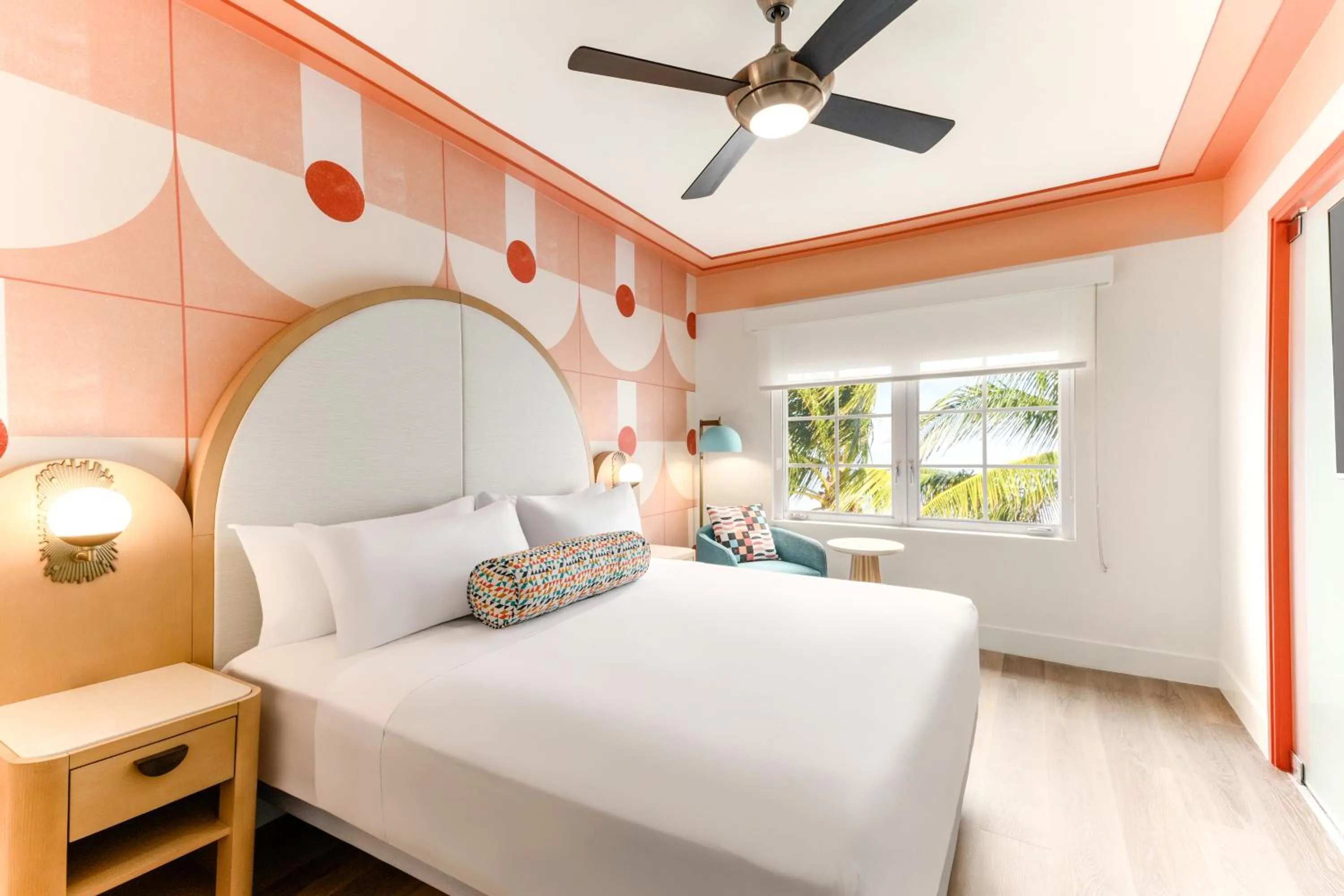 Bed in Waldorf Towers South Beach