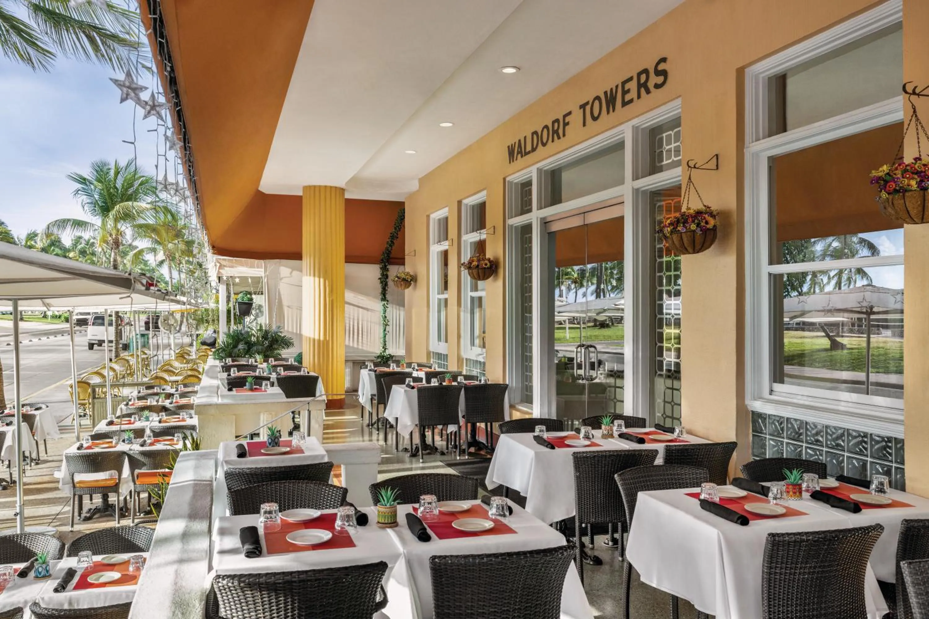 Restaurant/places to eat in Waldorf Towers South Beach