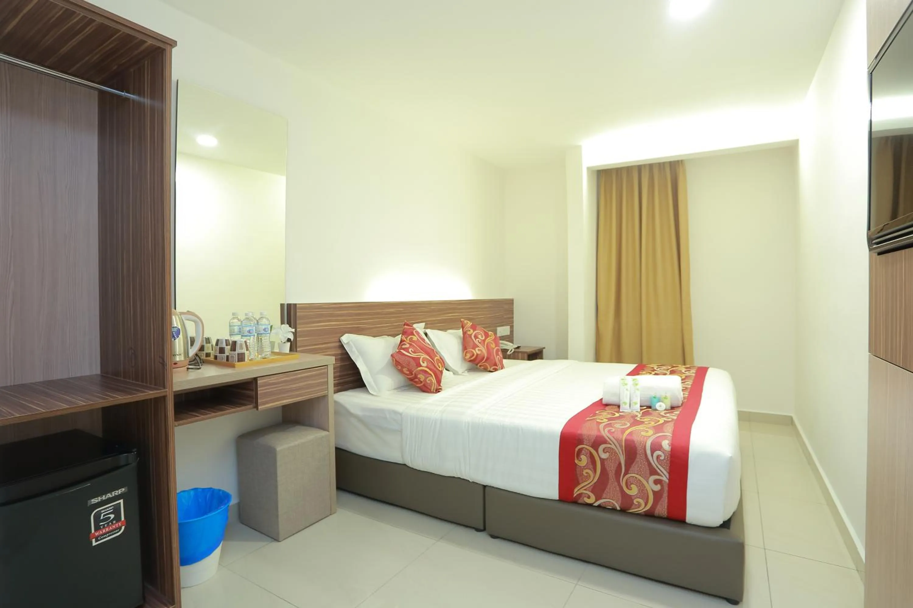Bedroom, Bed in Bitz Bintang Hotel