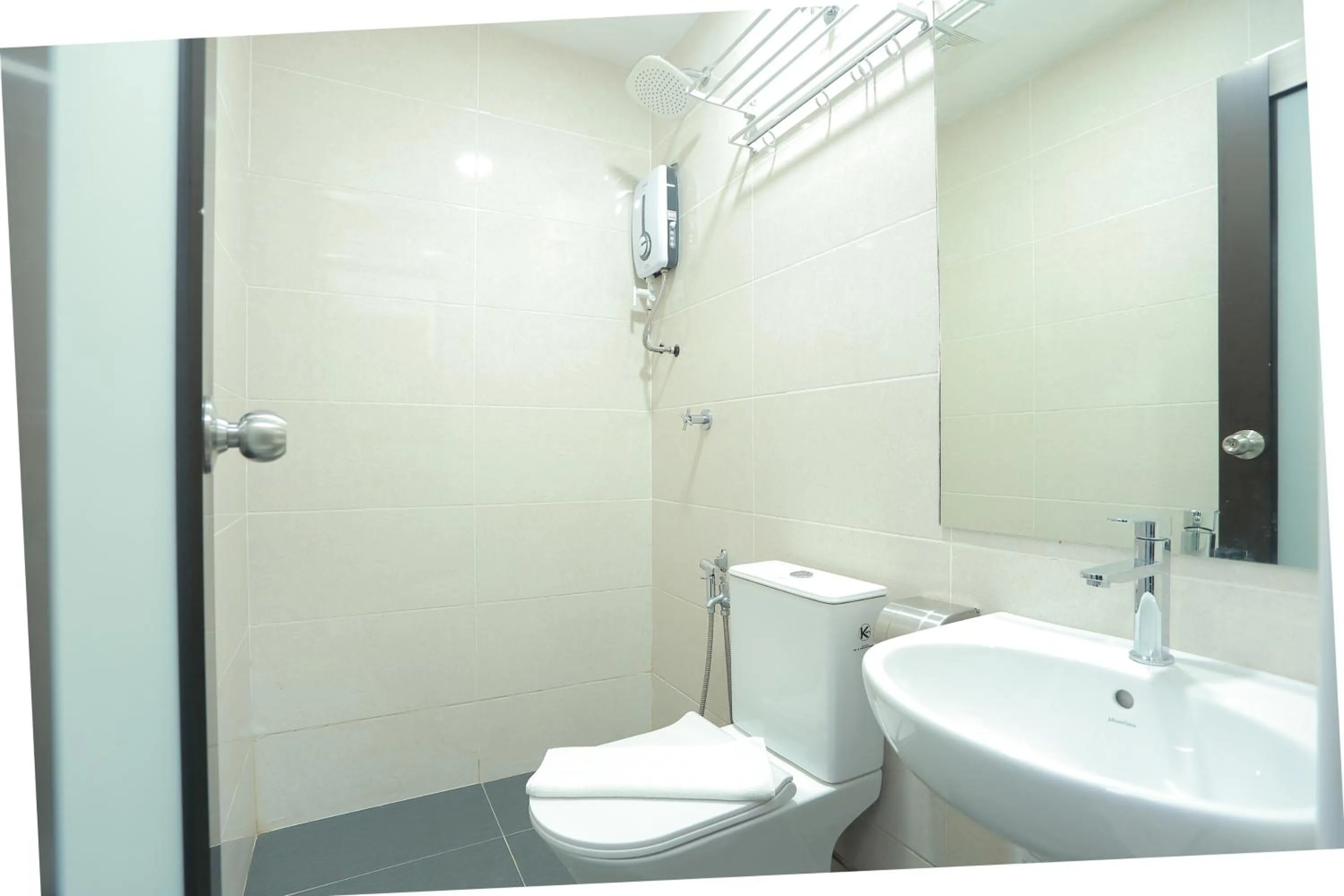 Bathroom in Bitz Bintang Hotel