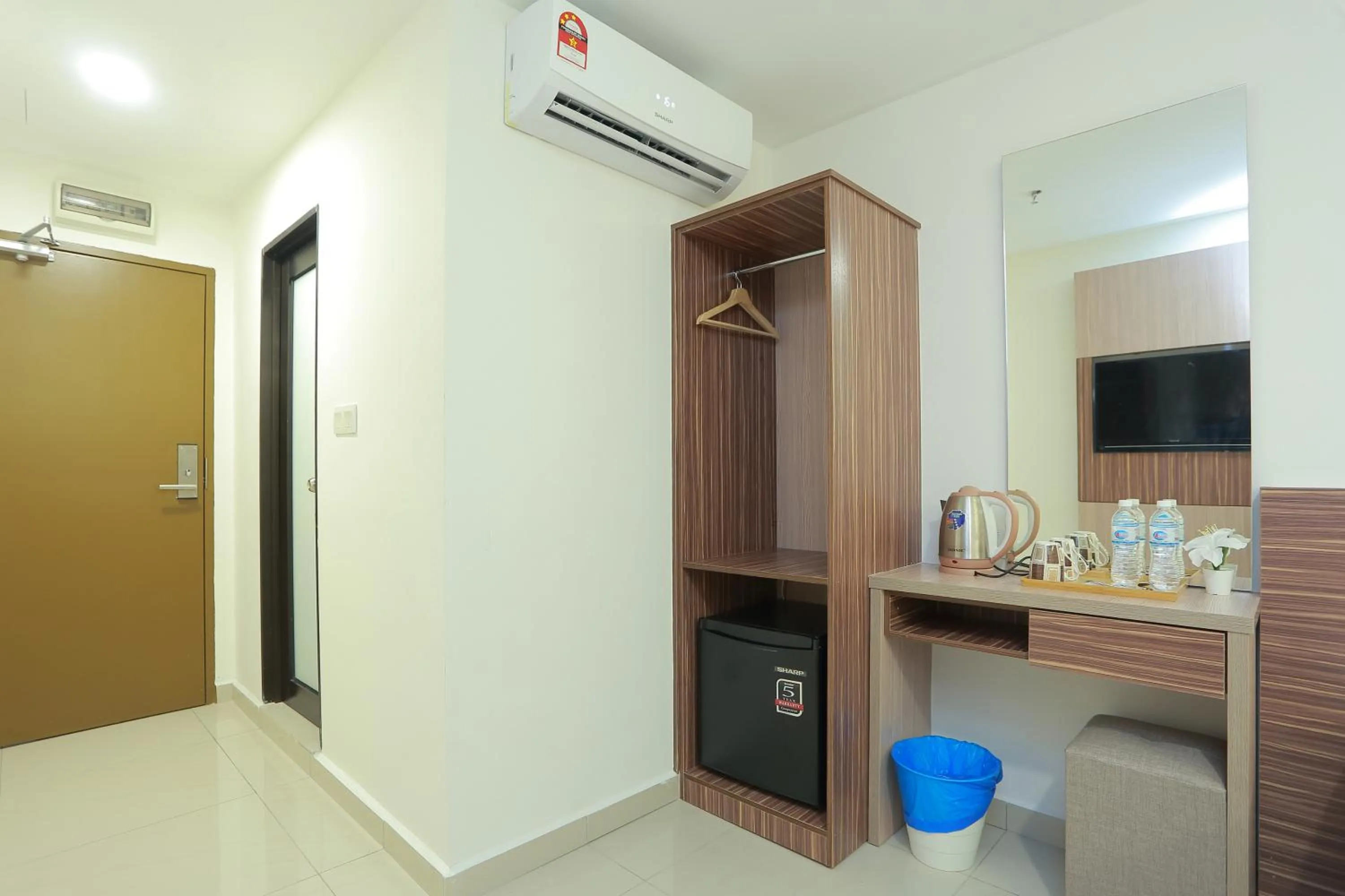 Coffee/tea facilities in Bitz Bintang Hotel