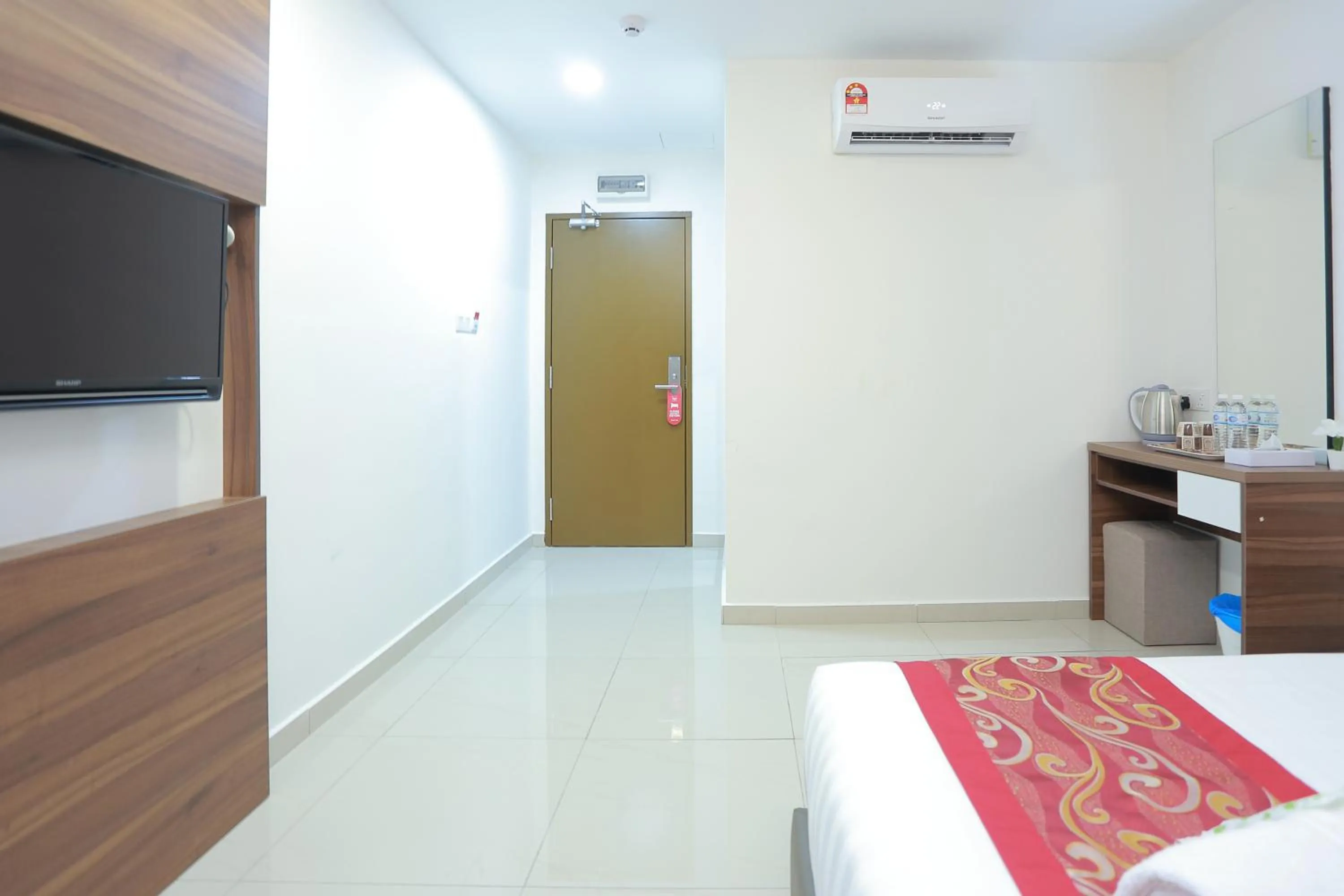 Bedroom, Bed in Bitz Bintang Hotel