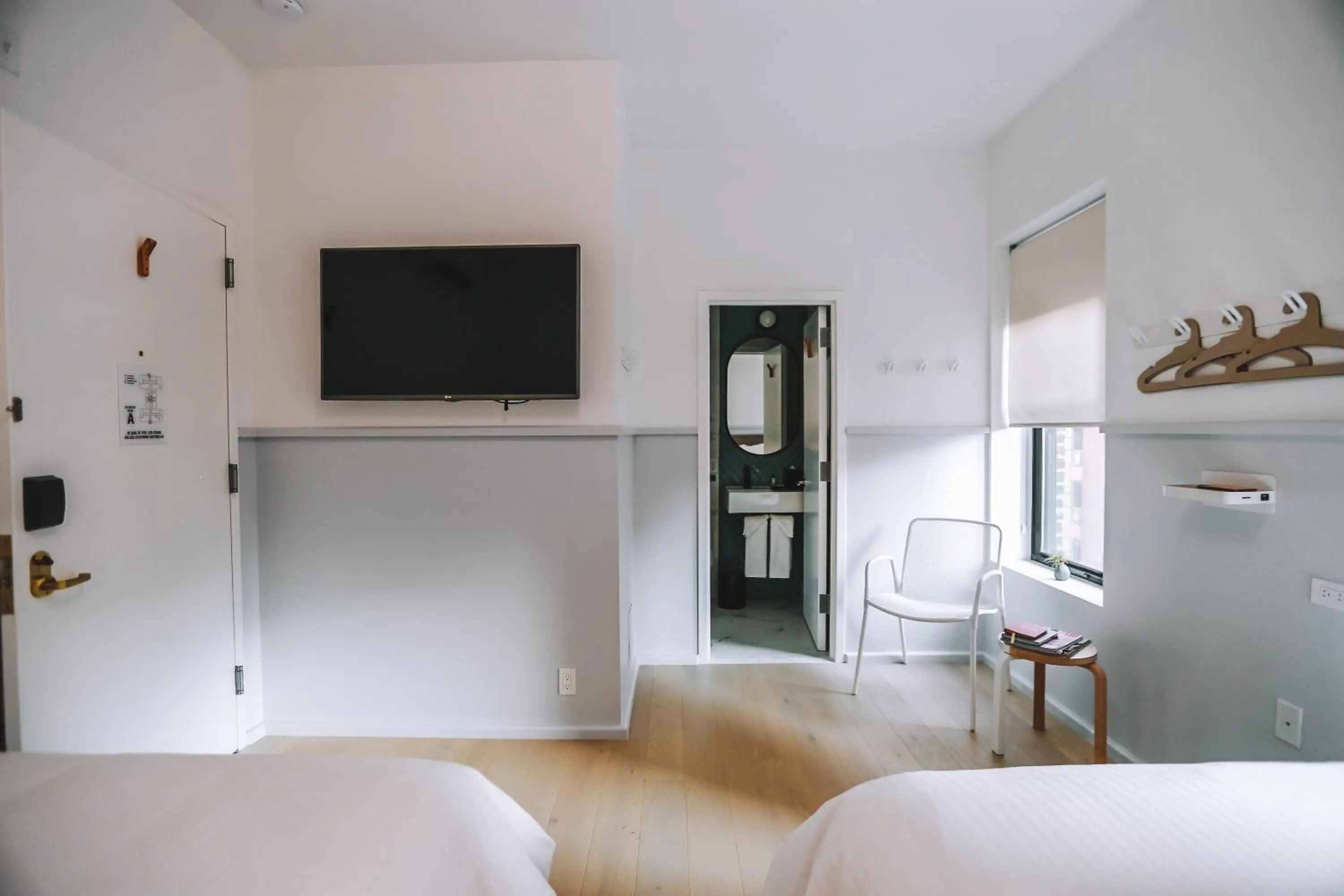 Bedroom, TV/Entertainment Center in Washington Jefferson Hotel - Times Square North