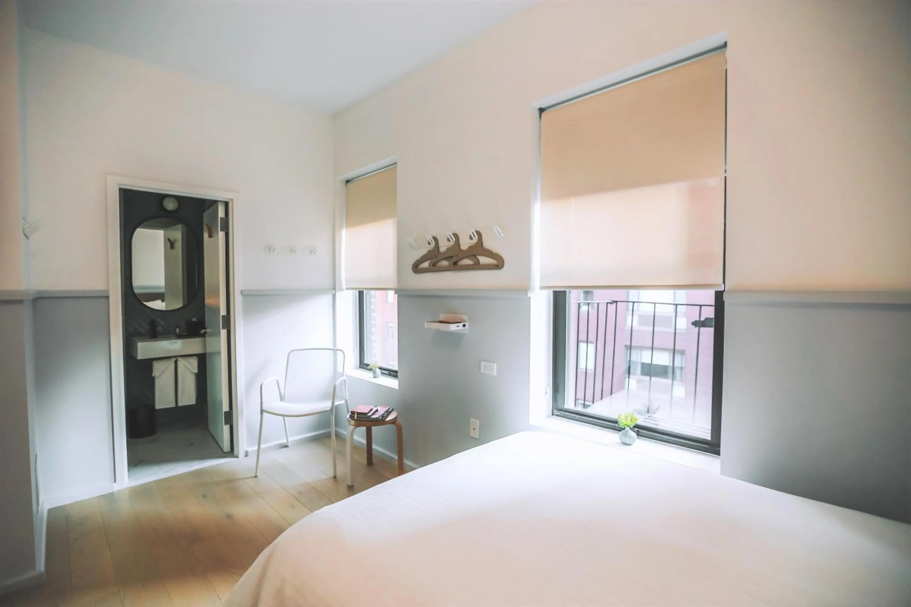 Bedroom in Washington Jefferson Hotel - Times Square North