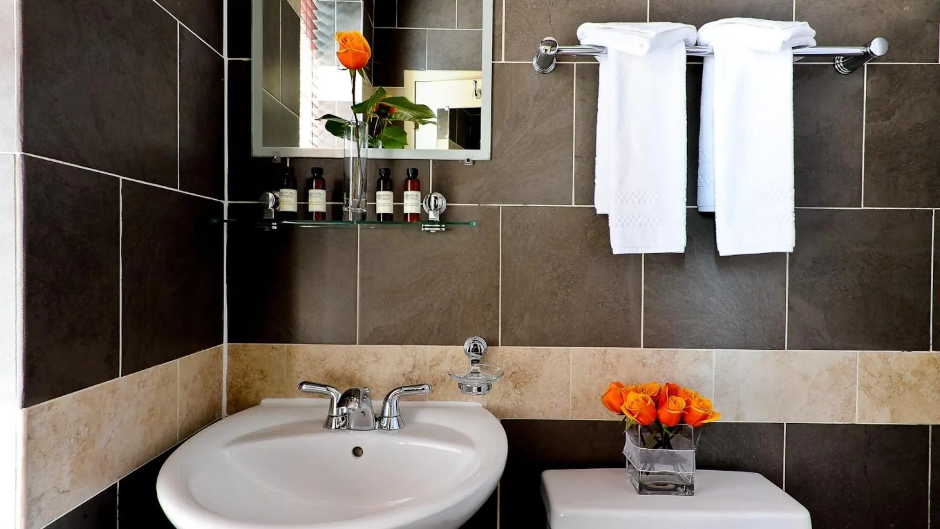 Bathroom in Washington Jefferson Hotel - Times Square North