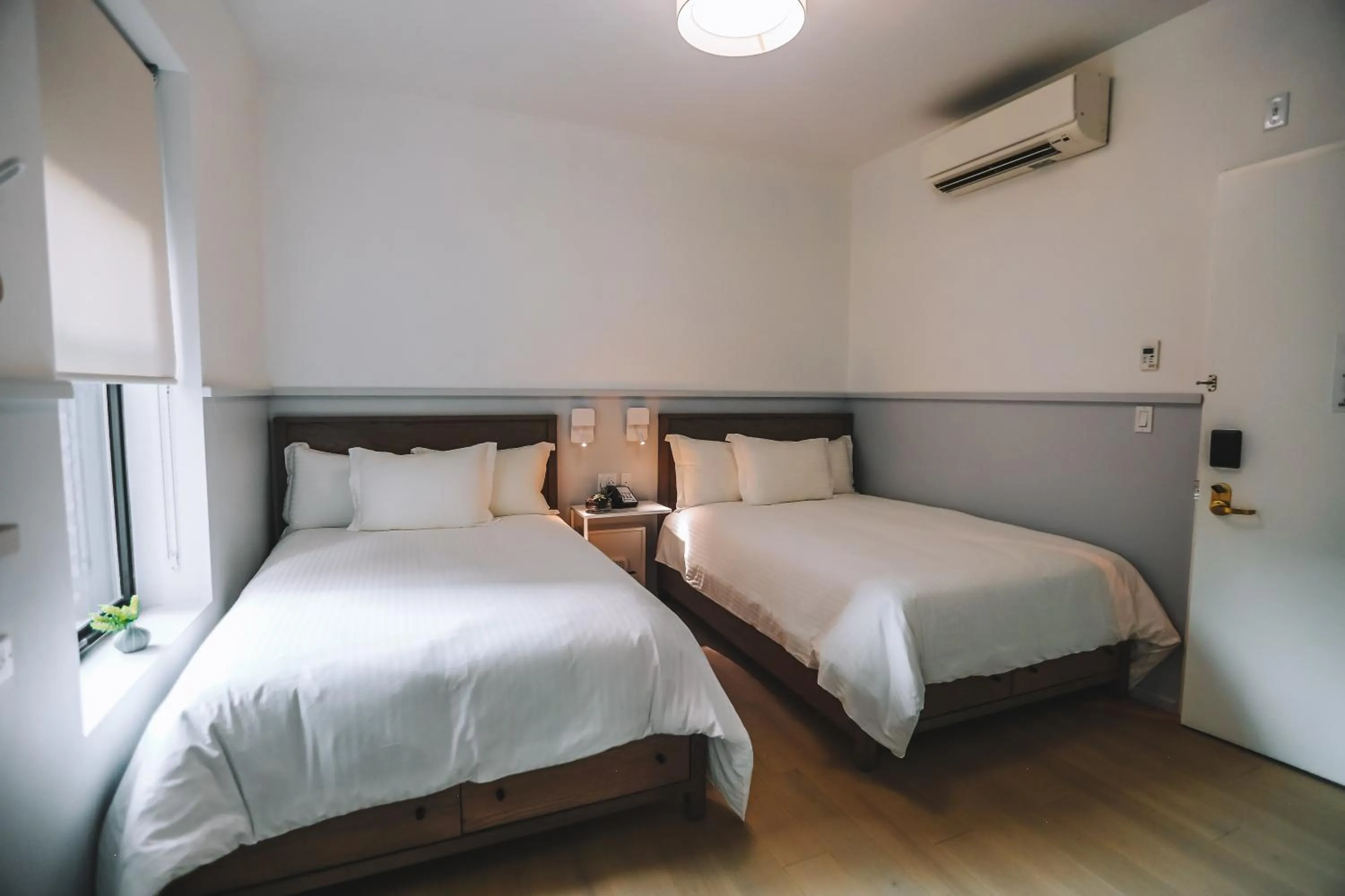 Bedroom in Washington Jefferson Hotel - Times Square North