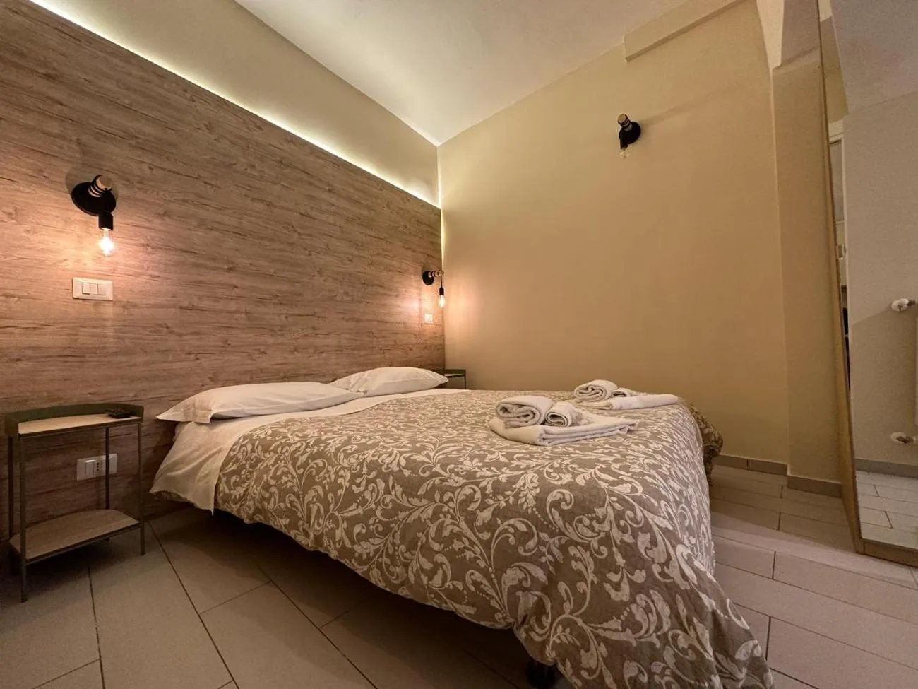 Bedroom, Bed in Santa Lucia