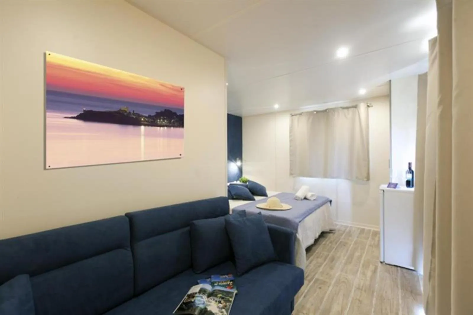 Living room, Bed in Gitavillage California