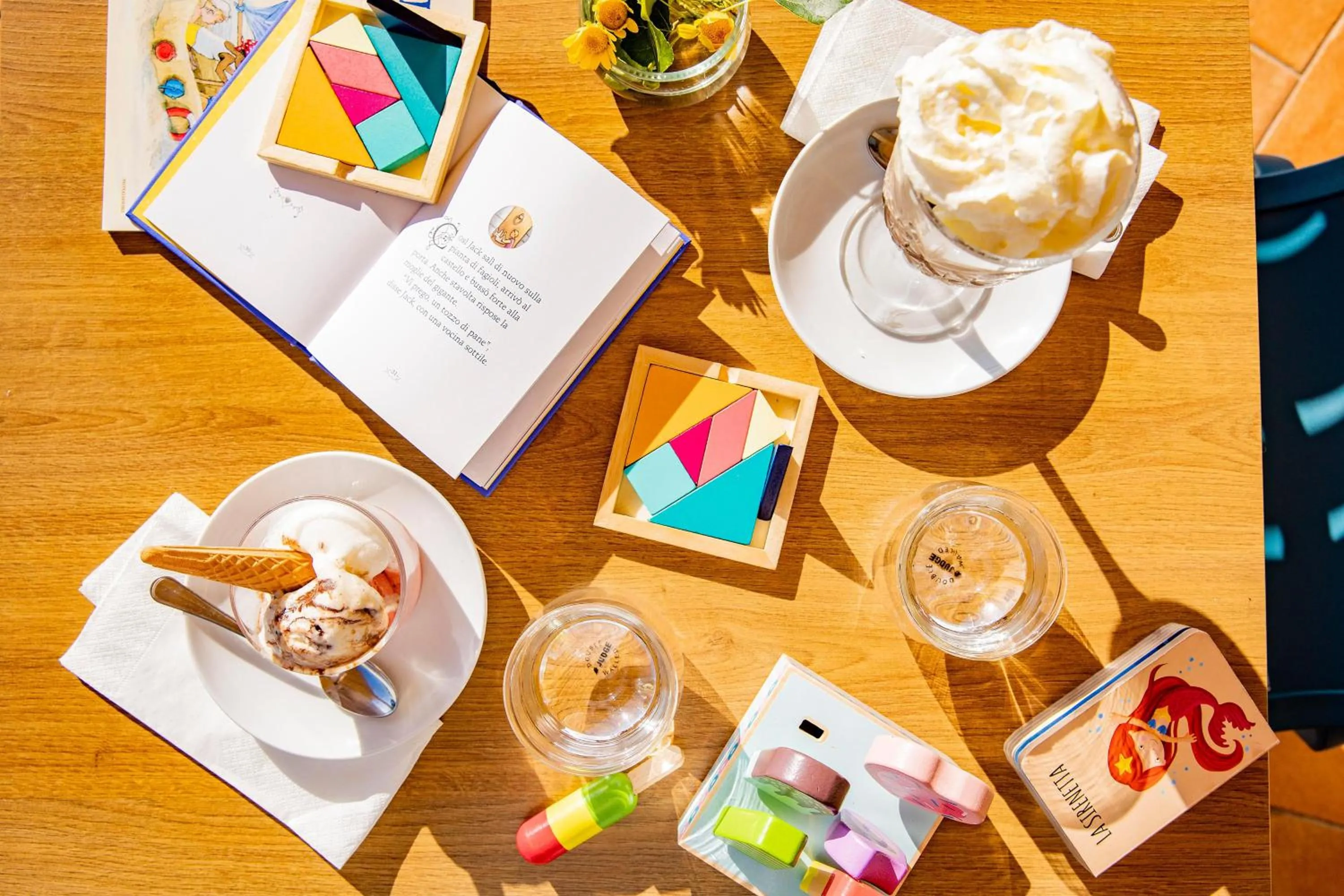 Lounge or bar in Gitavillage California