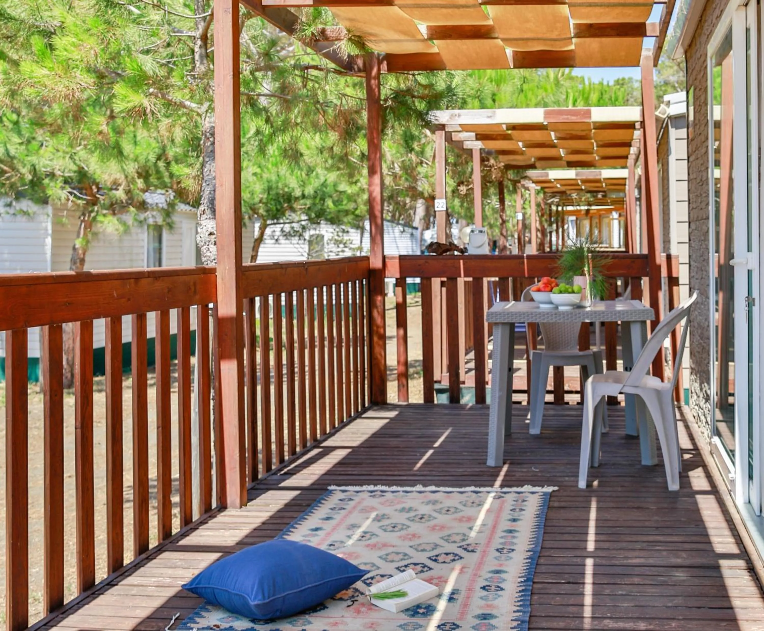 Photo of the whole room in Gitavillage California