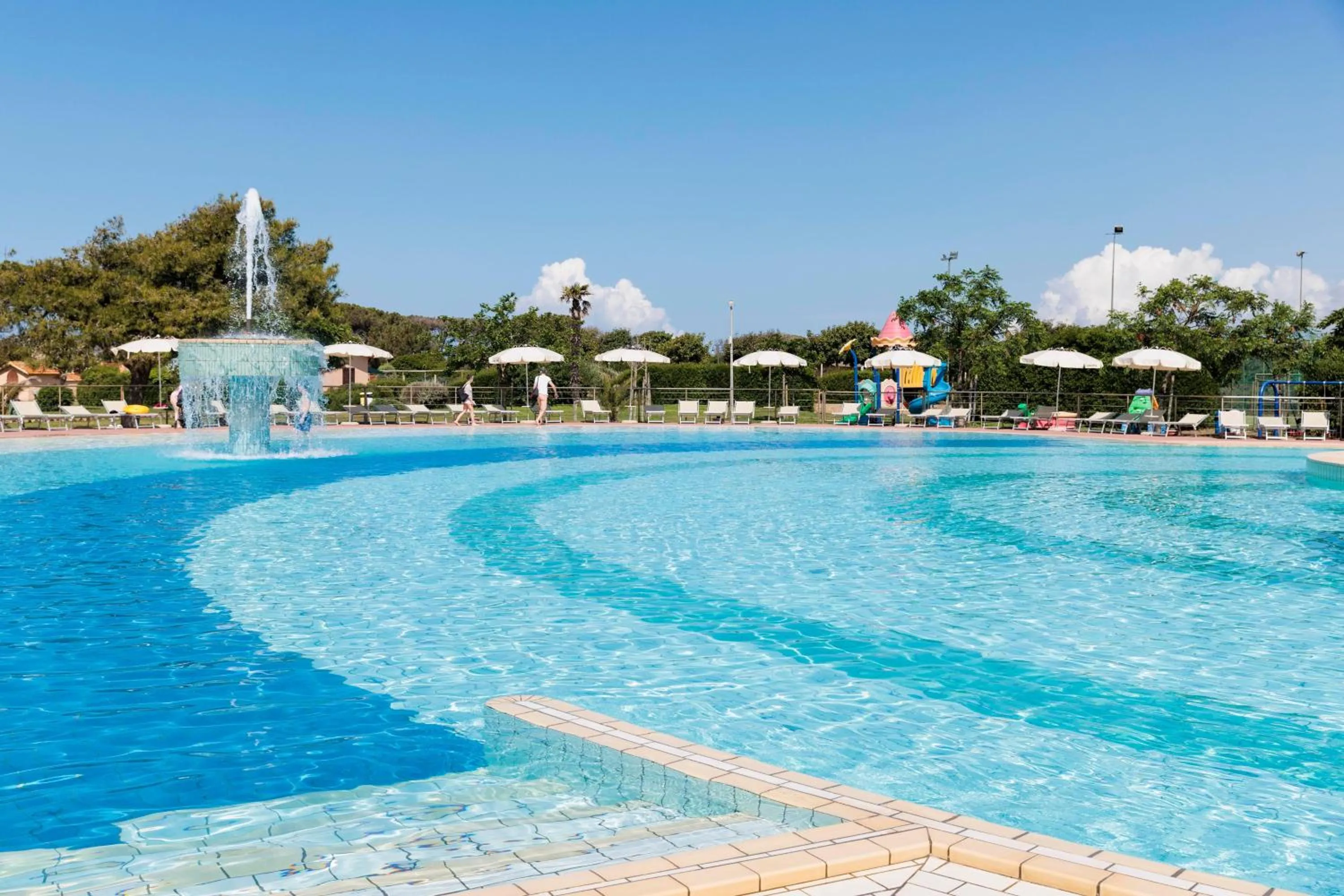 Swimming pool in Gitavillage California