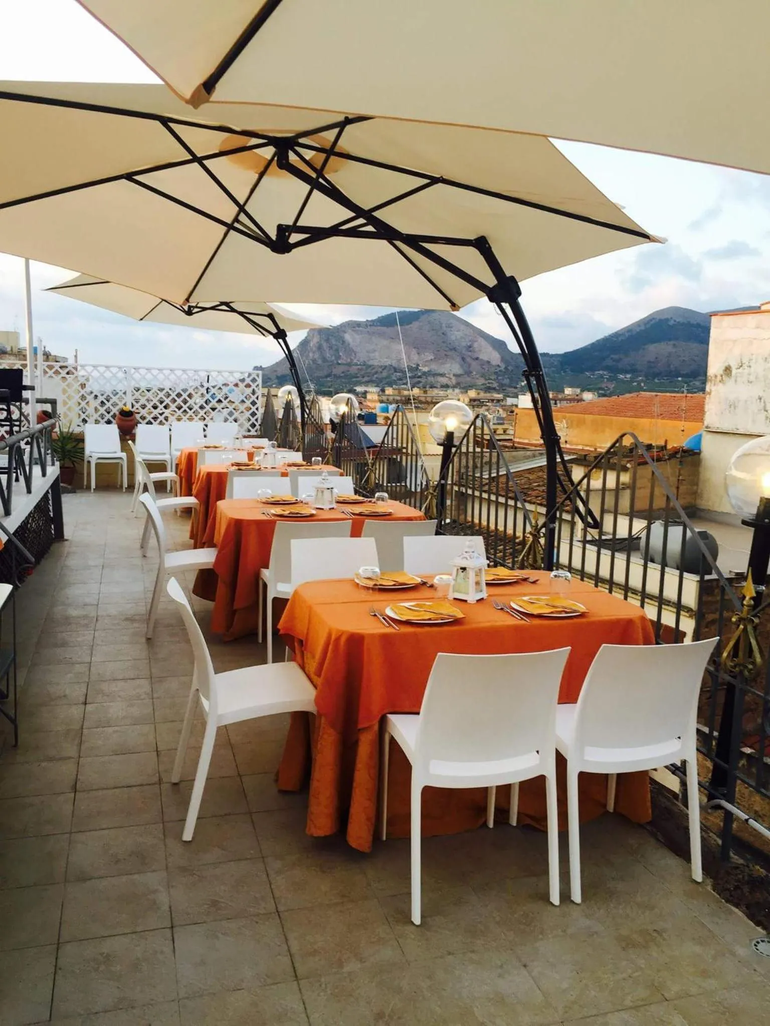 Property building in Hotel Centrale Bagheria