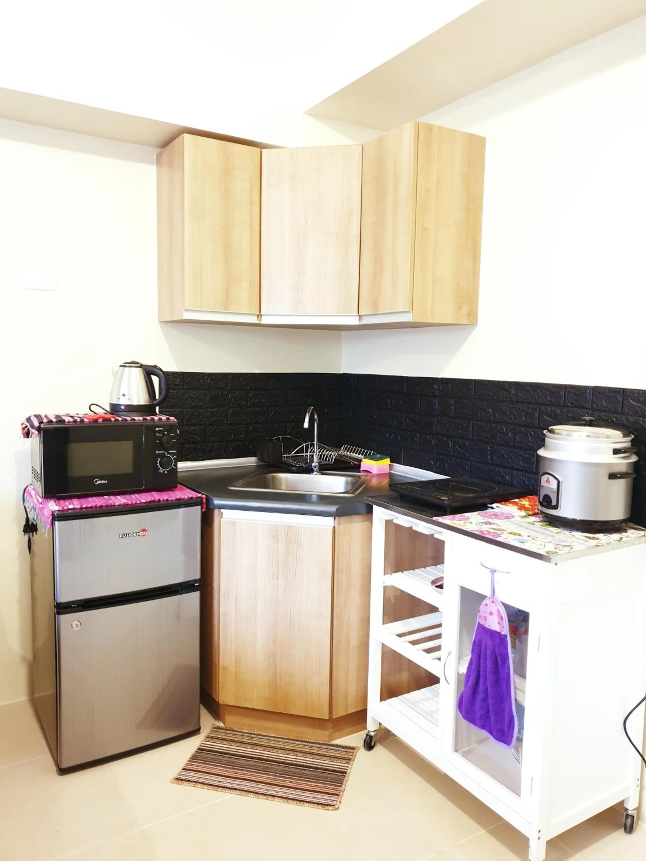 Tagaytay Serin by Bea and RM