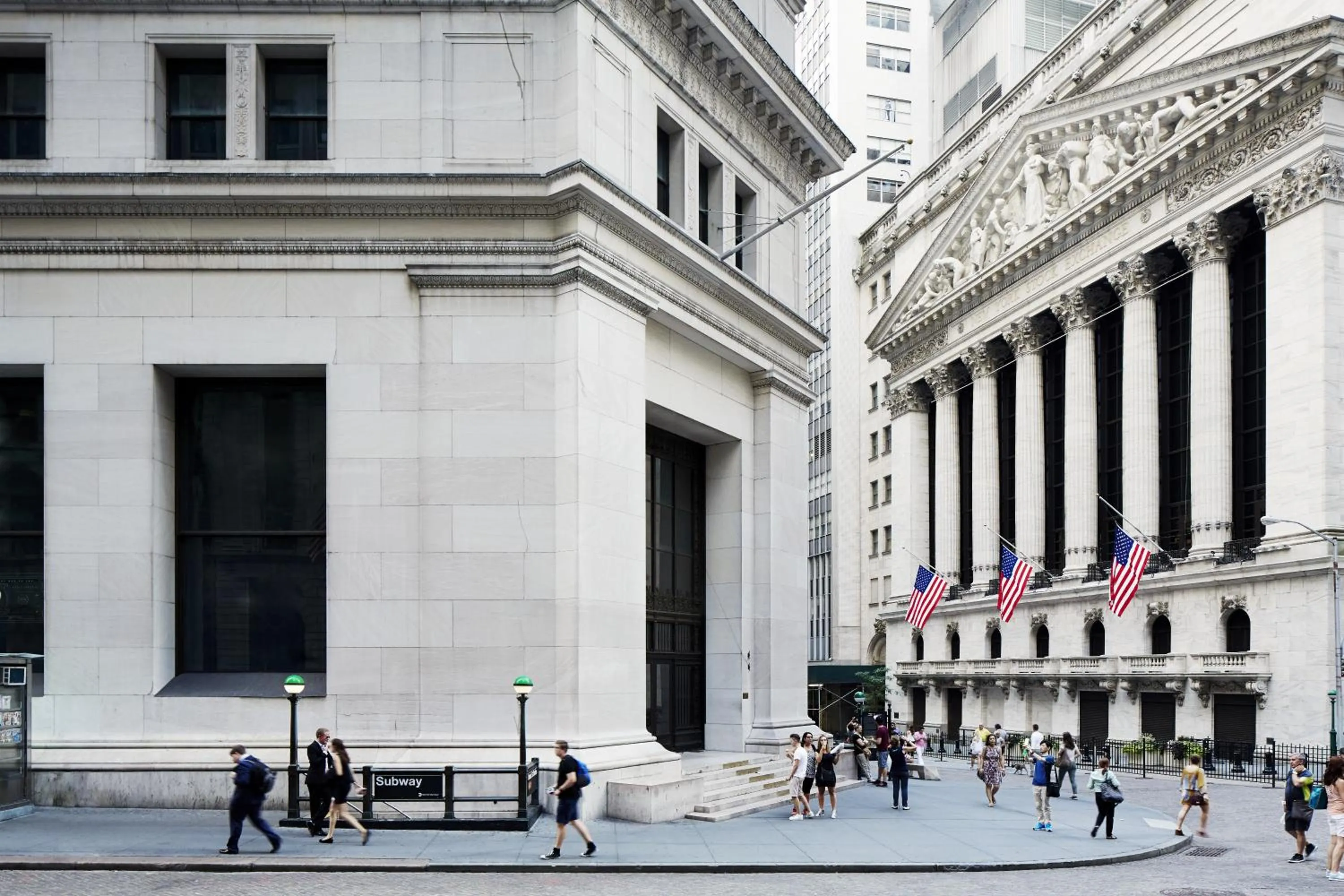 Nearby landmark in Radisson Hotel New York Wall Street