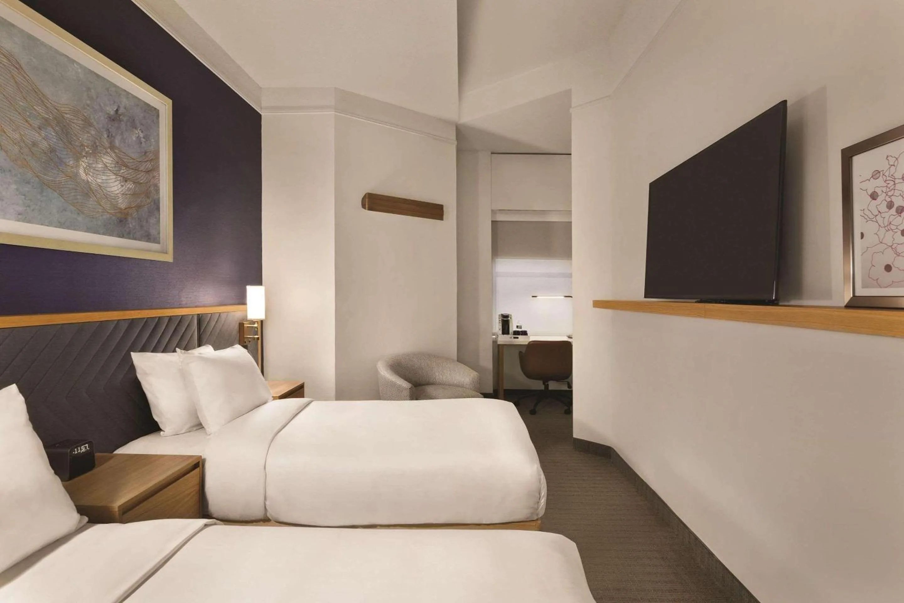 Bedroom in Radisson Hotel New York Wall Street