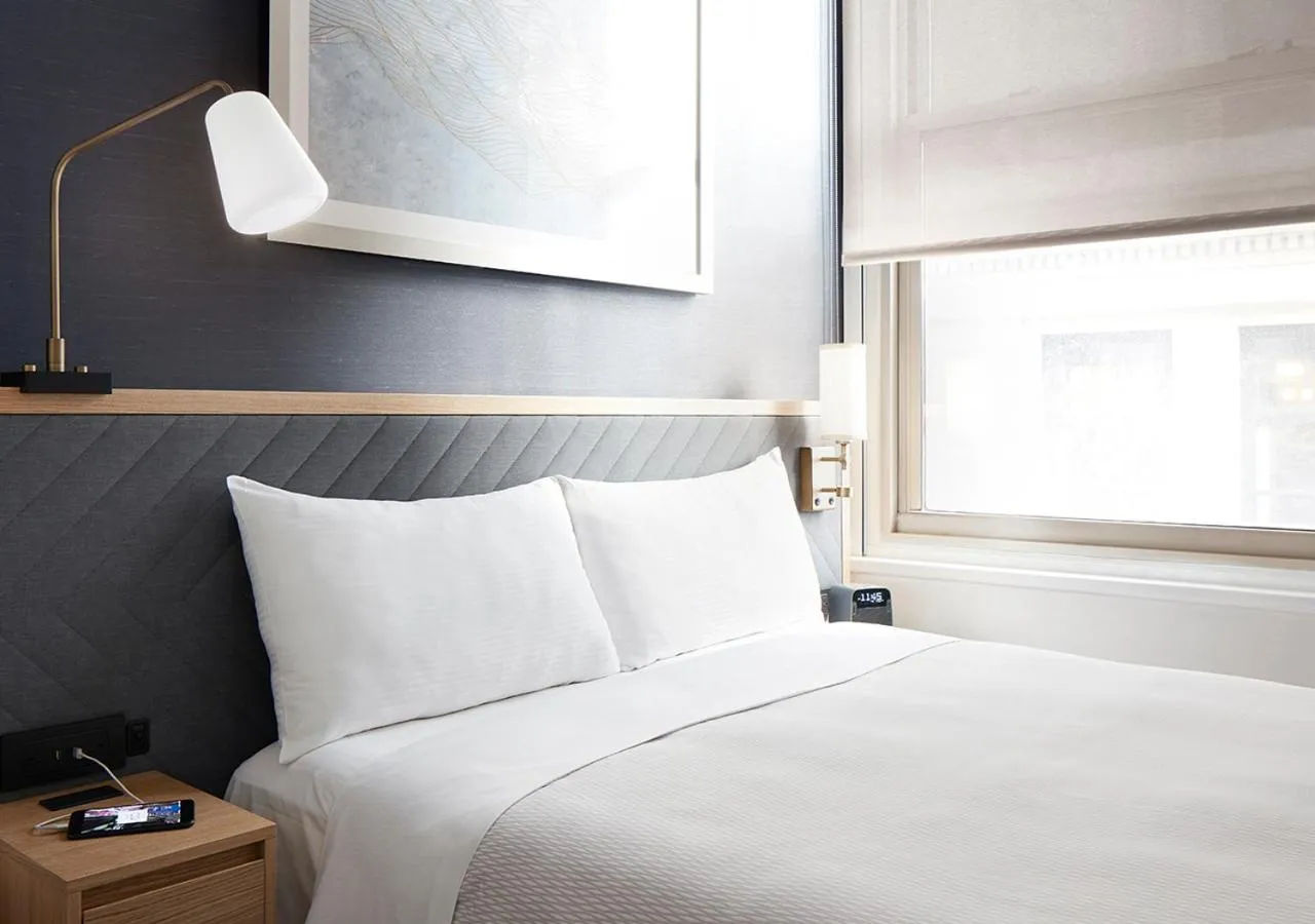 Bed in Radisson Hotel New York Wall Street