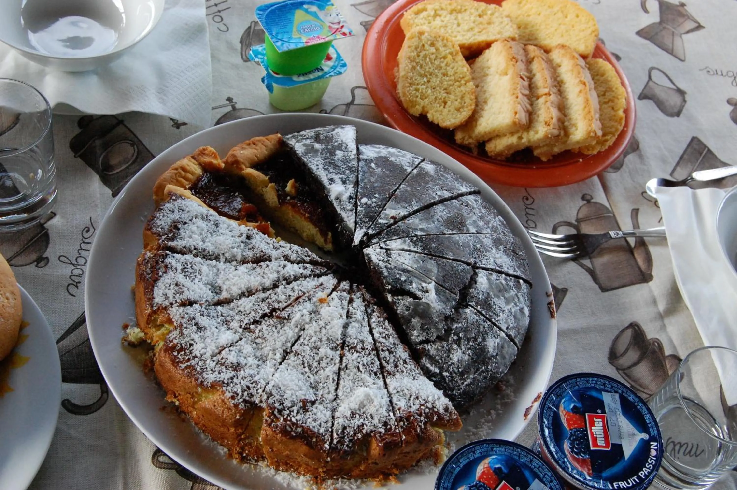 Food and drinks in Casa Dina