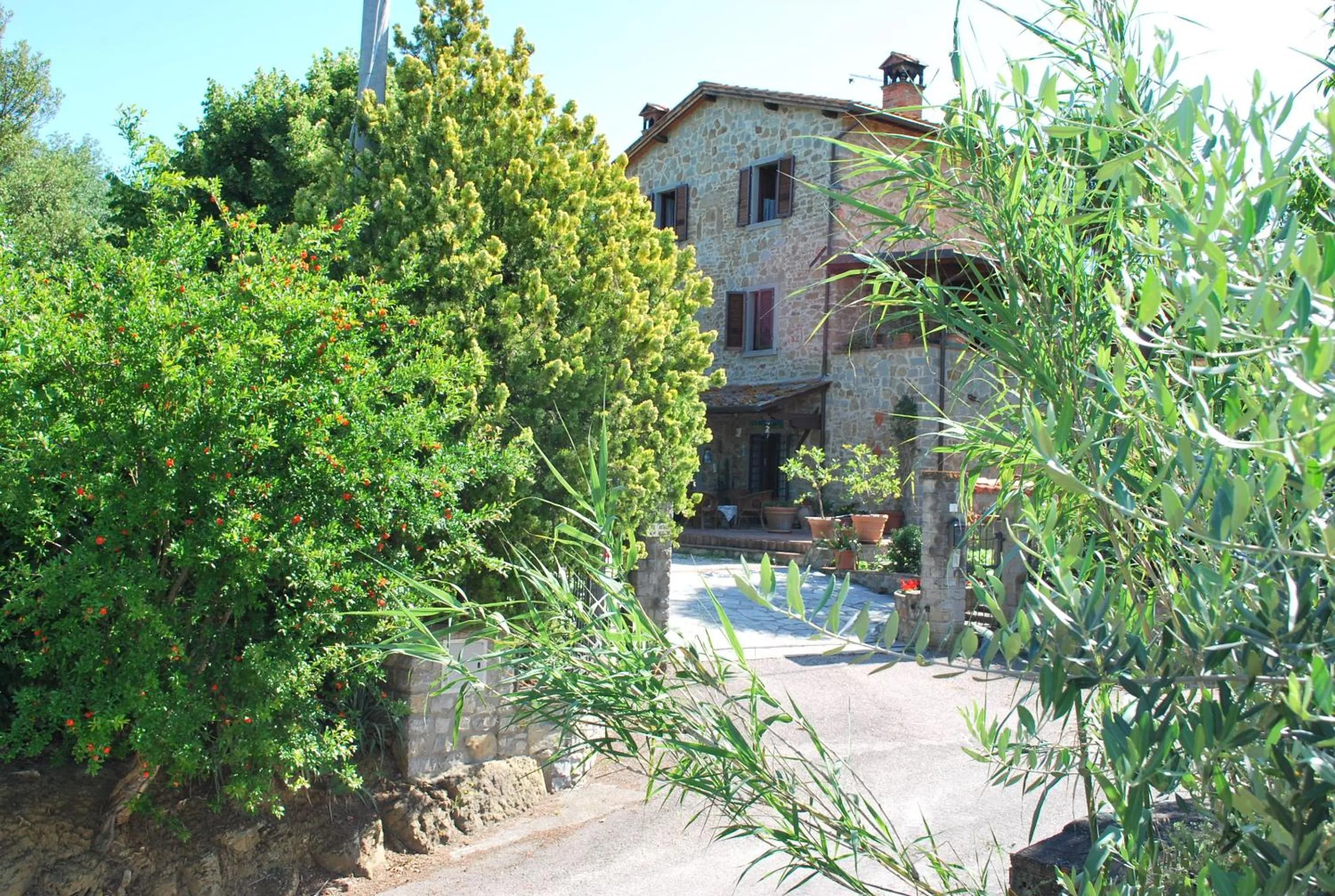 Facade/entrance in Casa Dina