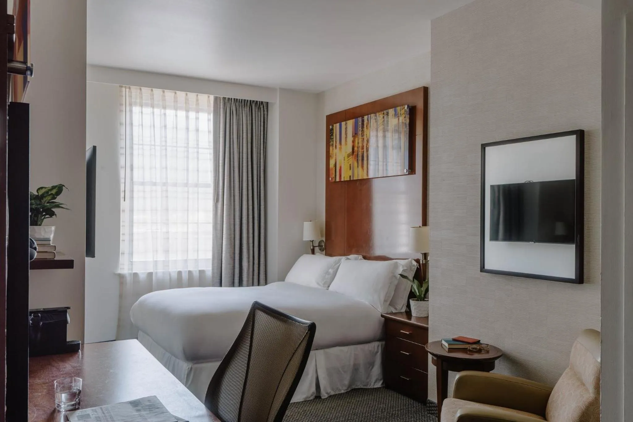Bedroom, Bed in Club Quarters Hotel Rittenhouse Square, Philadelphia