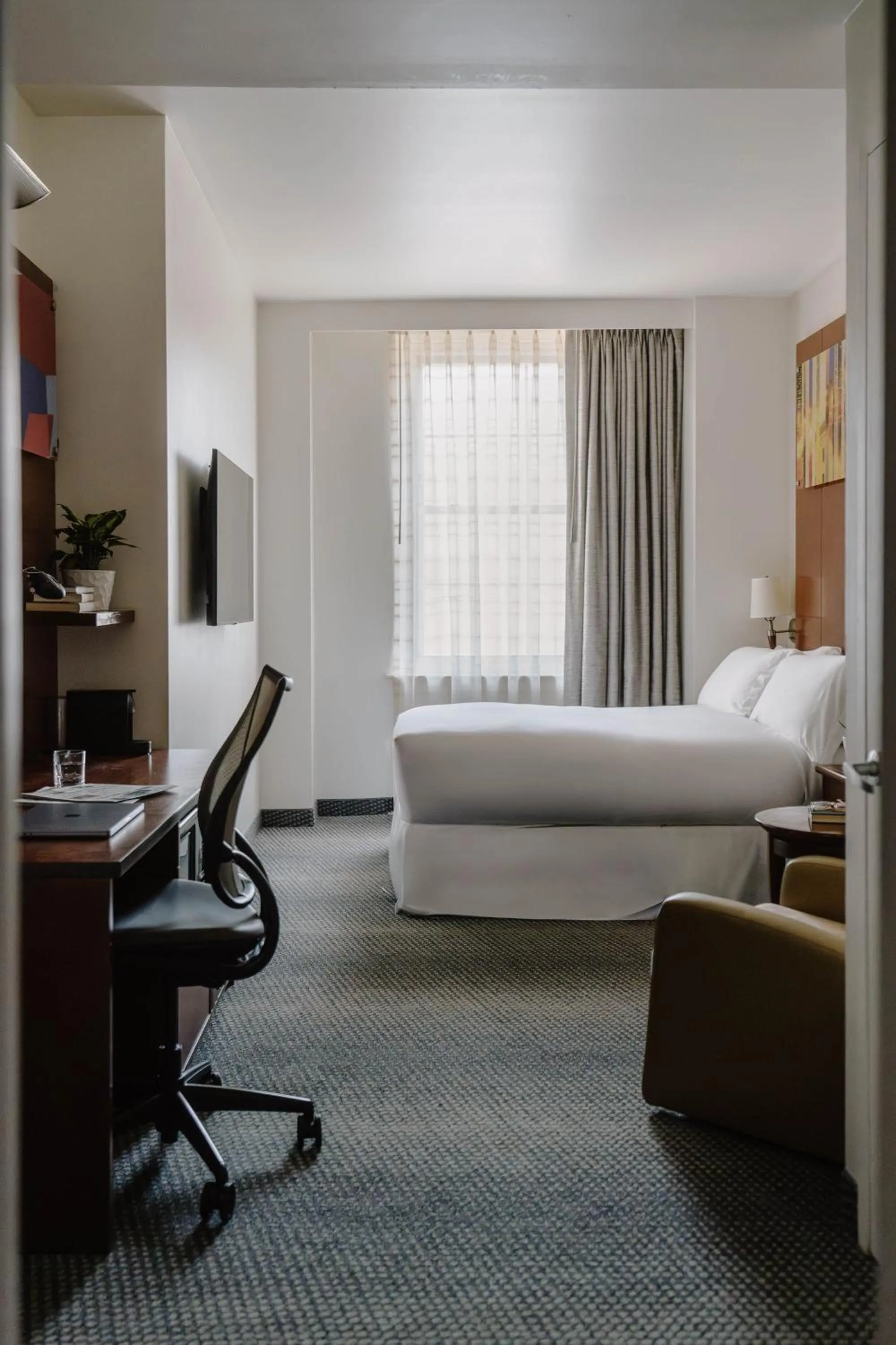 Bedroom, Bed in Club Quarters Hotel Rittenhouse Square, Philadelphia