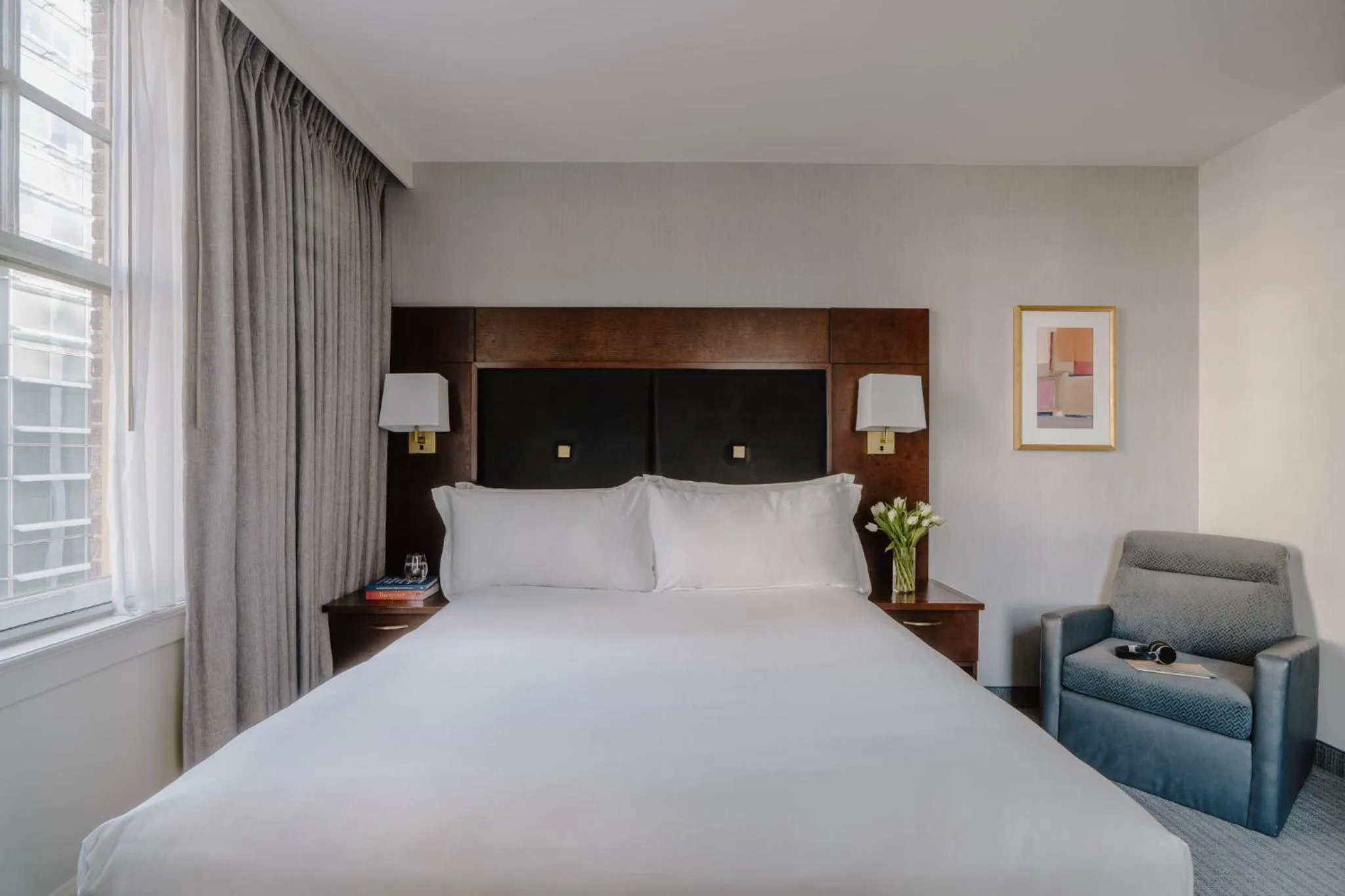 Photo of the whole room, Bed in Club Quarters Hotel Downtown, Houston