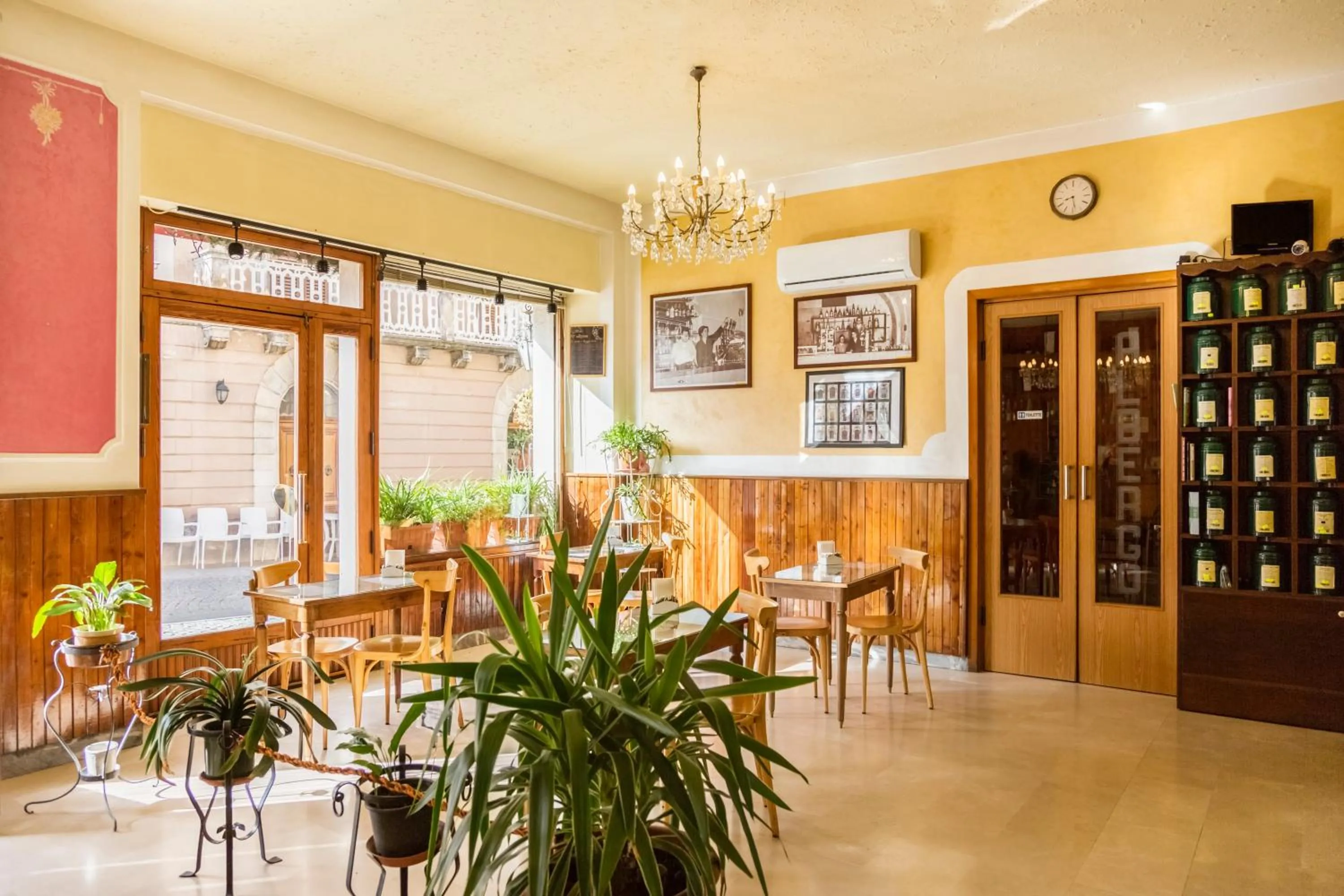 Lounge or bar in Albergo Centrale Scanno