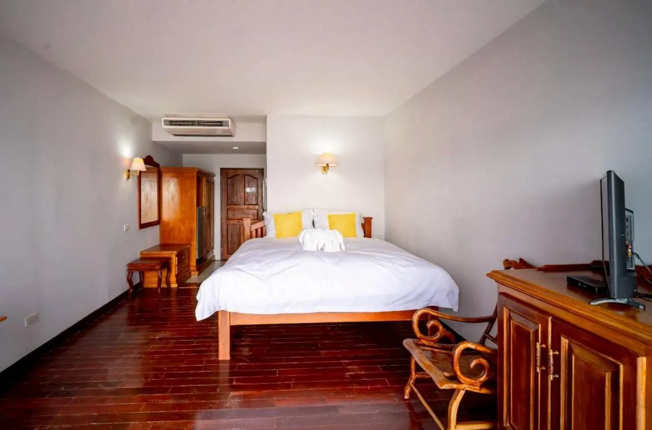 Bedroom, Bed in Jansom Beach Resort