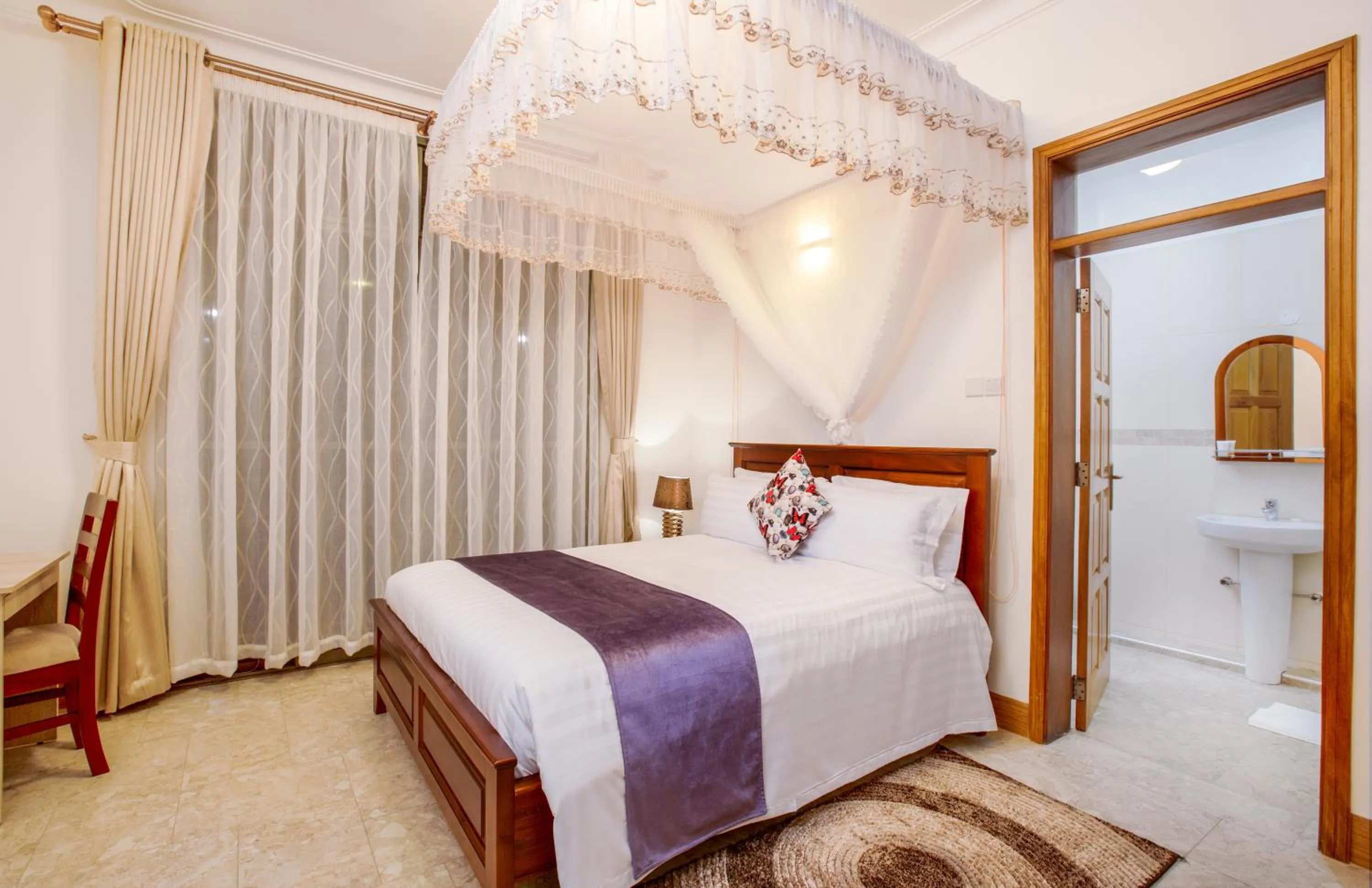 Bed in Caran Apartments