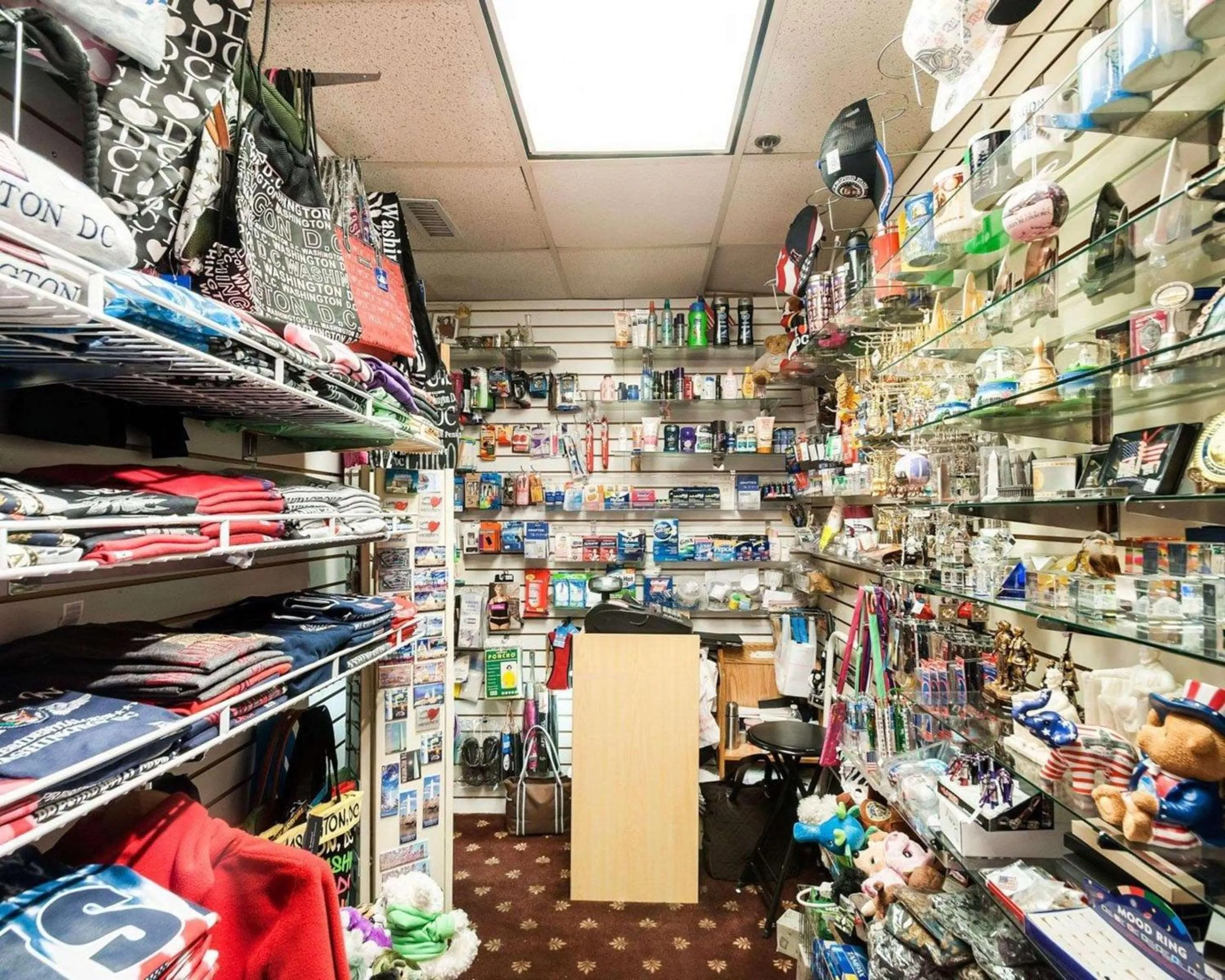 On-site shops in Comfort Inn Shady Grove - Gaithersburg - Rockville