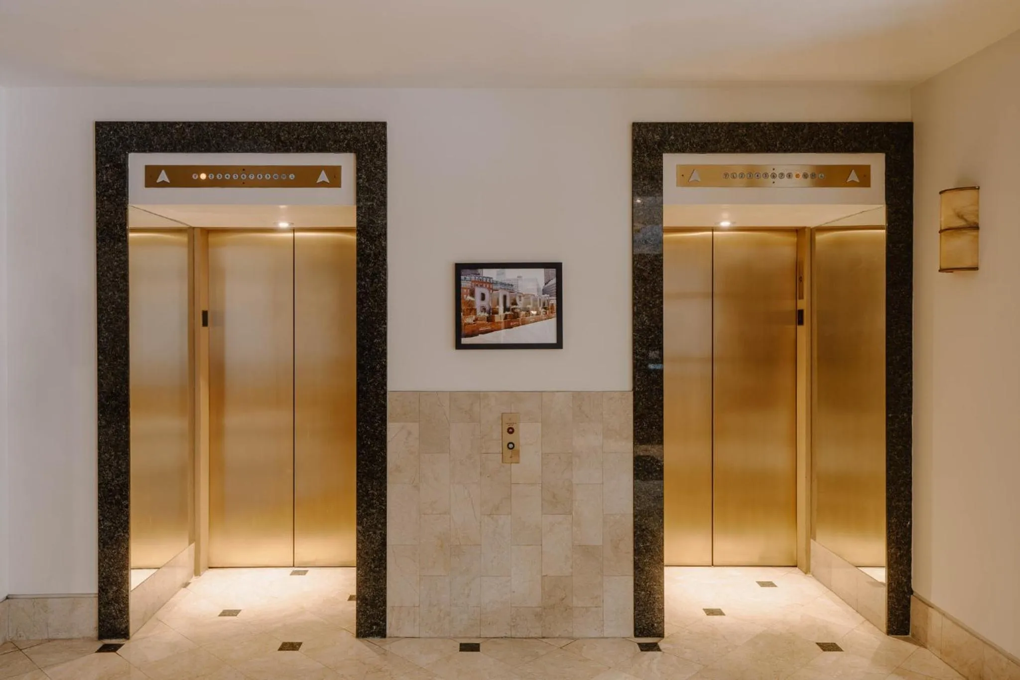 Lobby or reception in Club Quarters Hotel Faneuil Hall, Boston