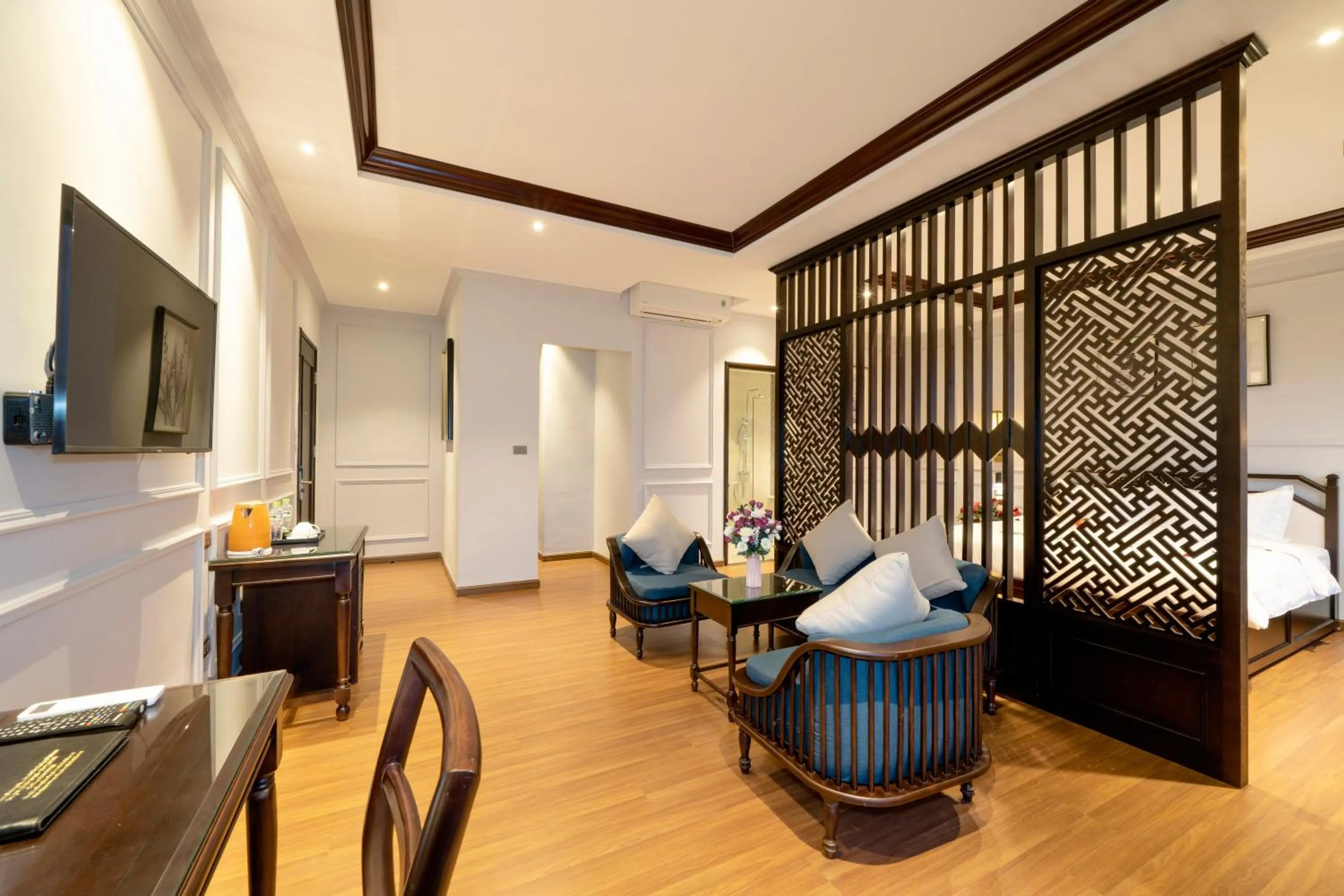 Communal lounge/ TV room in Eco Lux Riverside Hotel & Spa