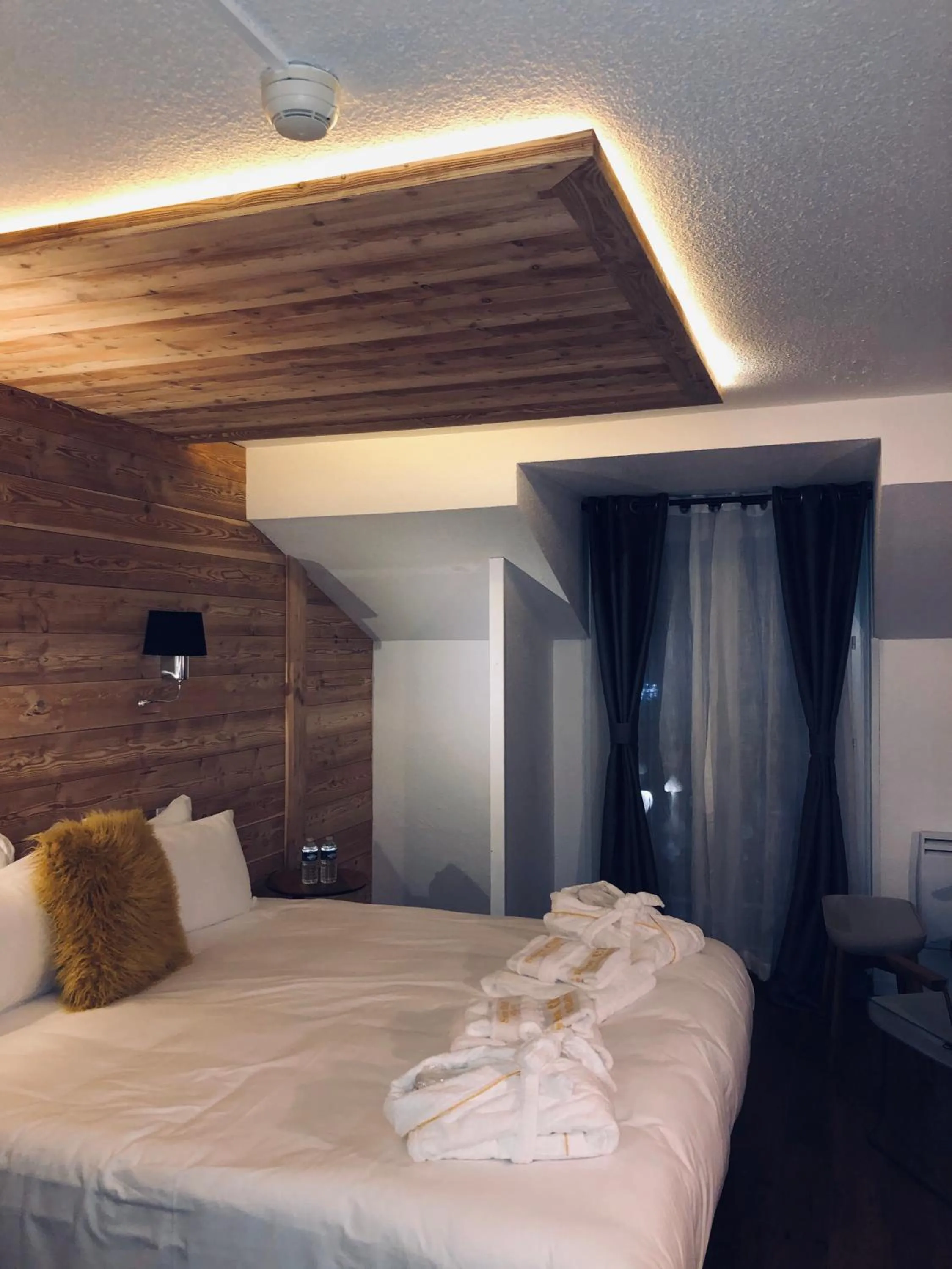 Bed in Hotel SNOW CHILL