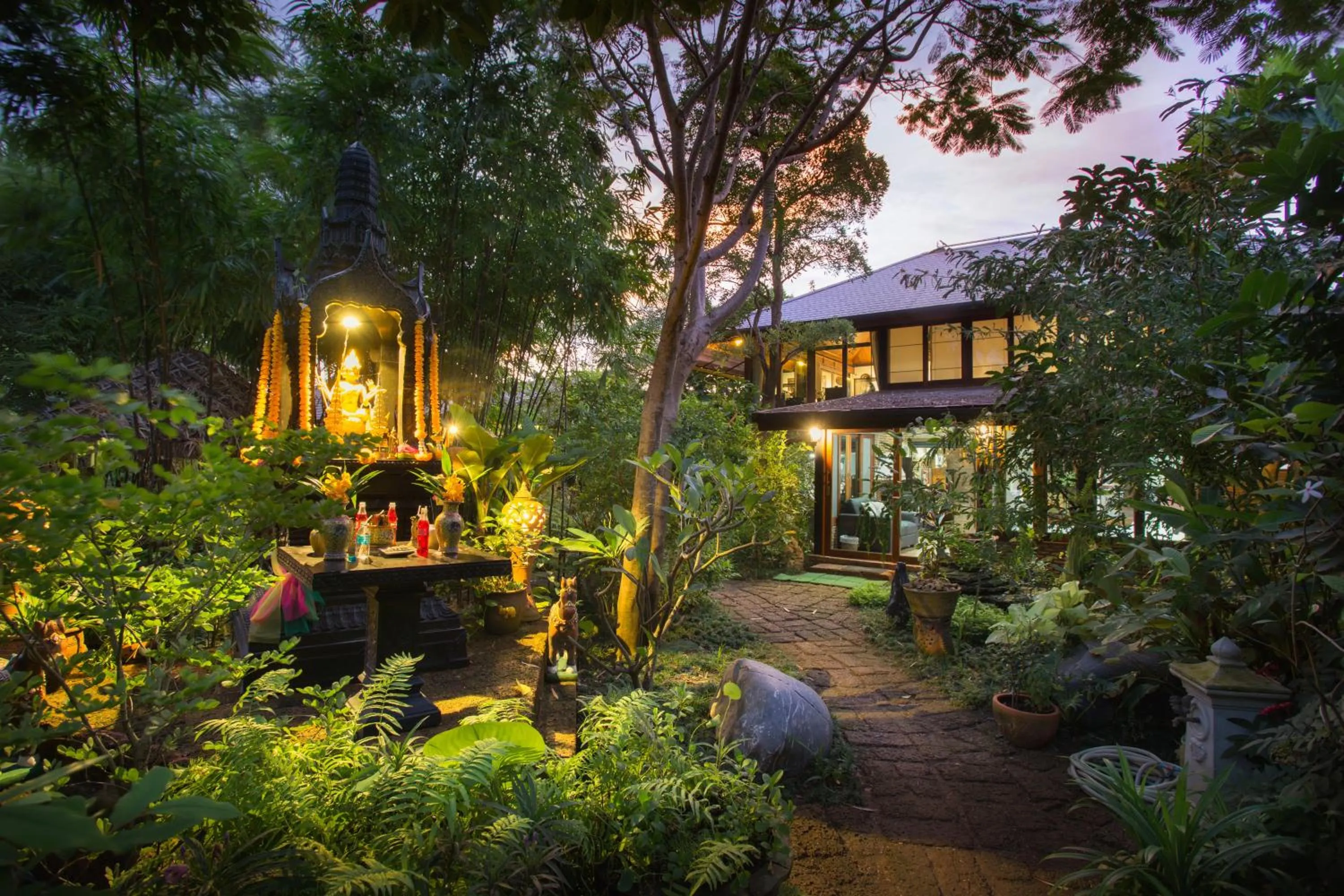 Garden in Cattani's Riverside Home