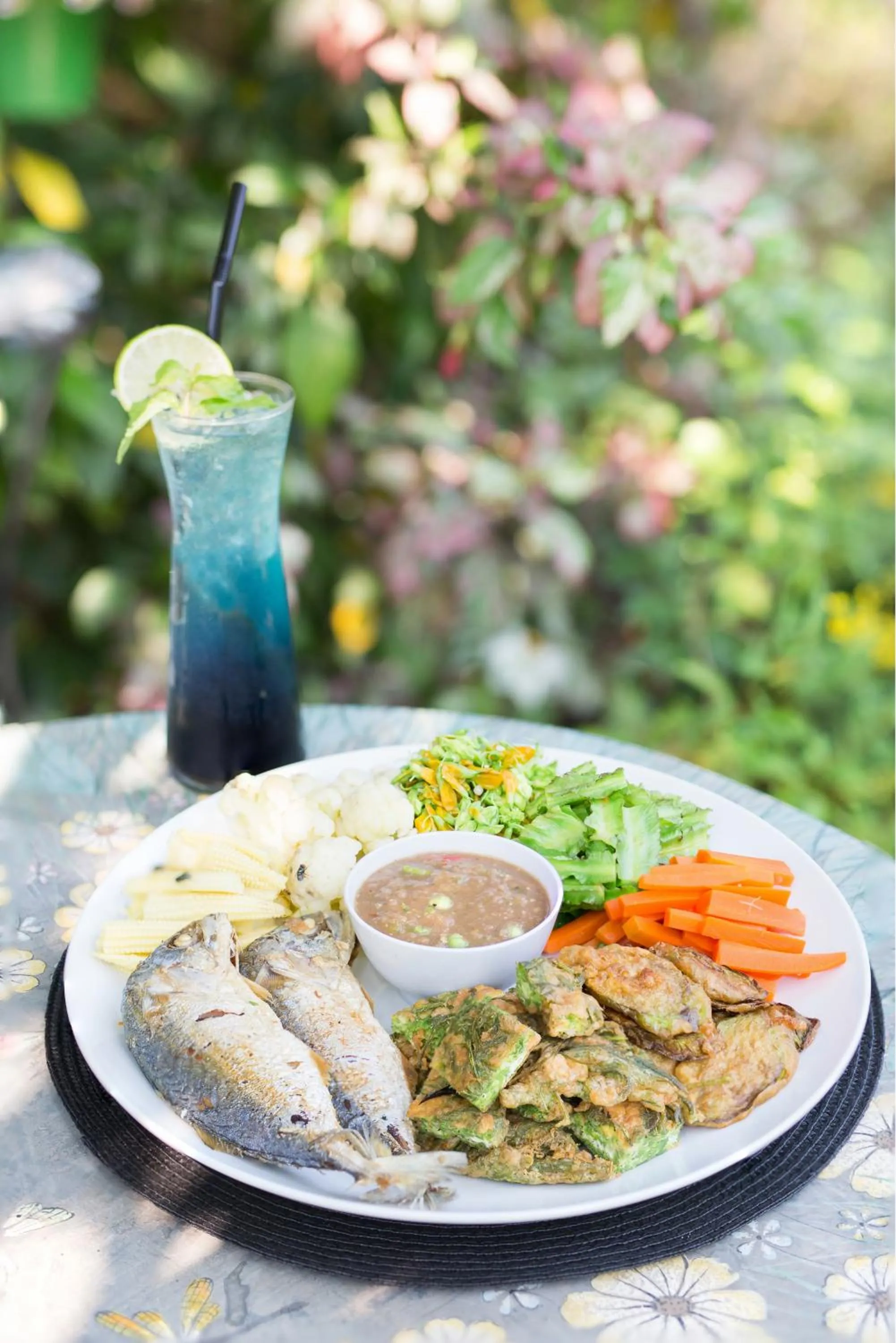 Food and drinks in Cattani's Riverside Home