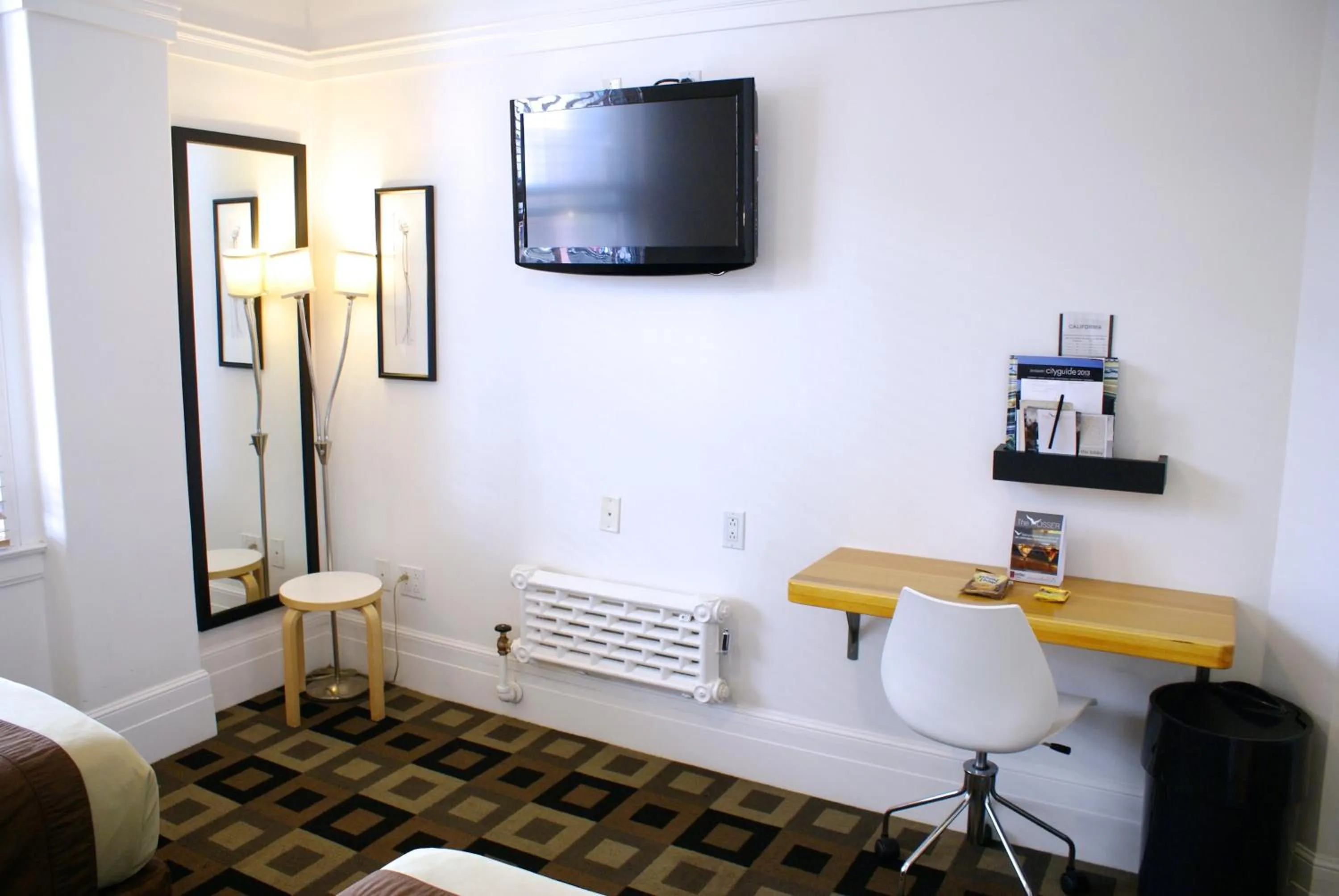 TV and multimedia in The Mosser Hotel