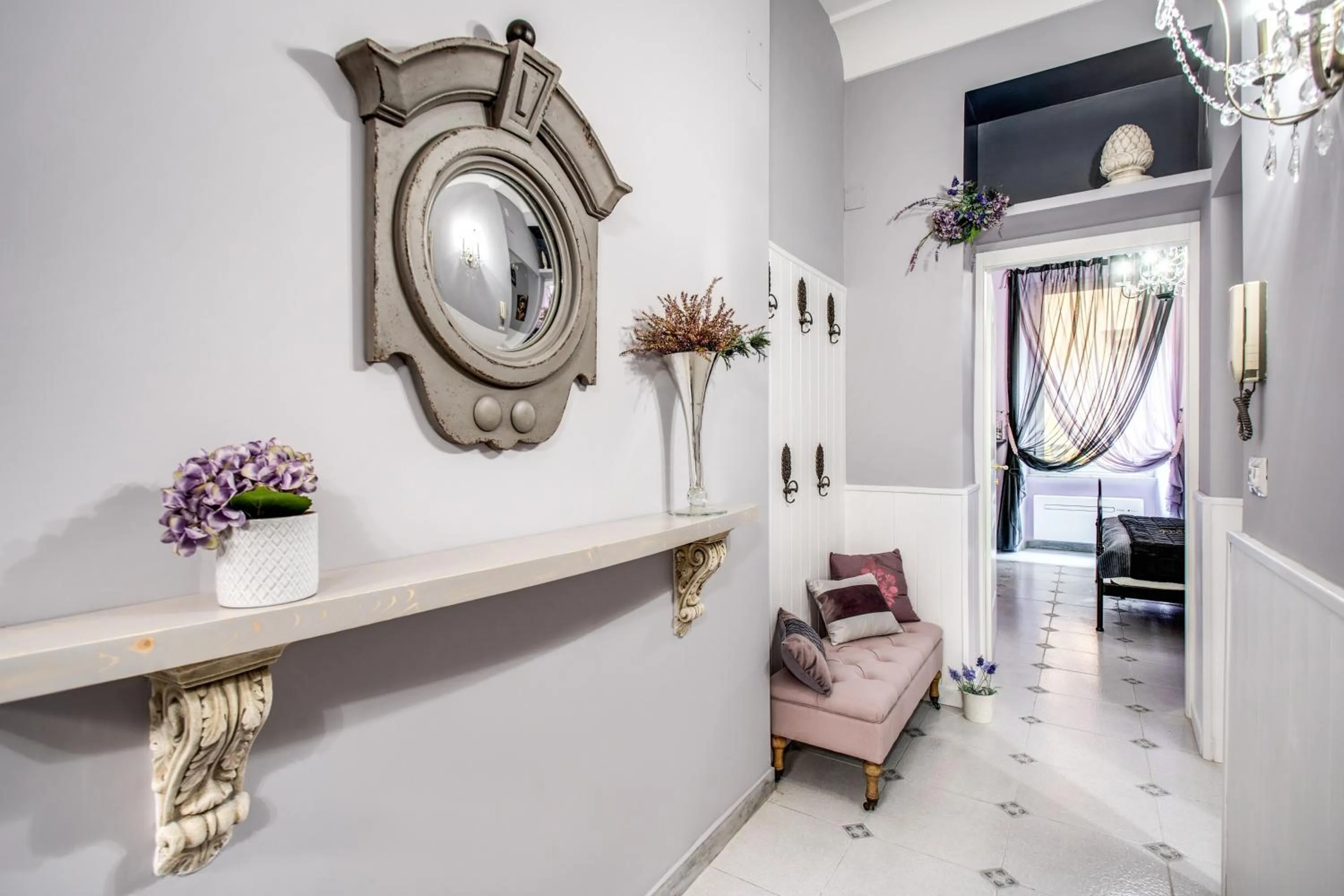 Decorative detail in Ripetta Miracle Suite