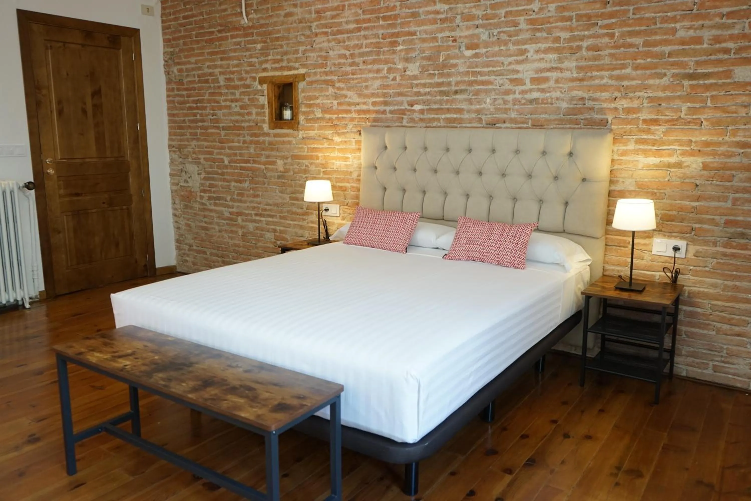 Photo of the whole room, Bed in Fonda Biayna