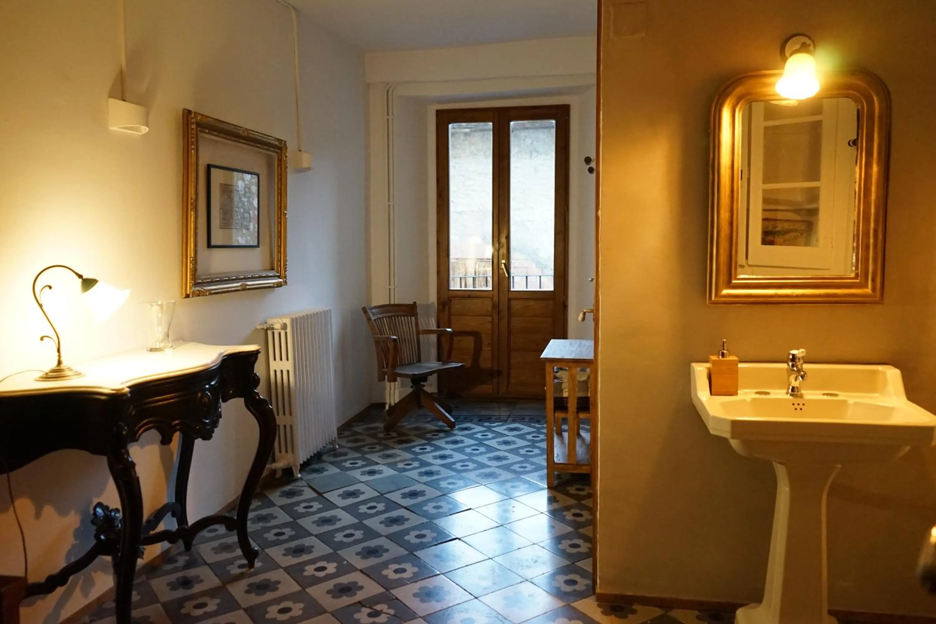 Decorative detail in Fonda Biayna