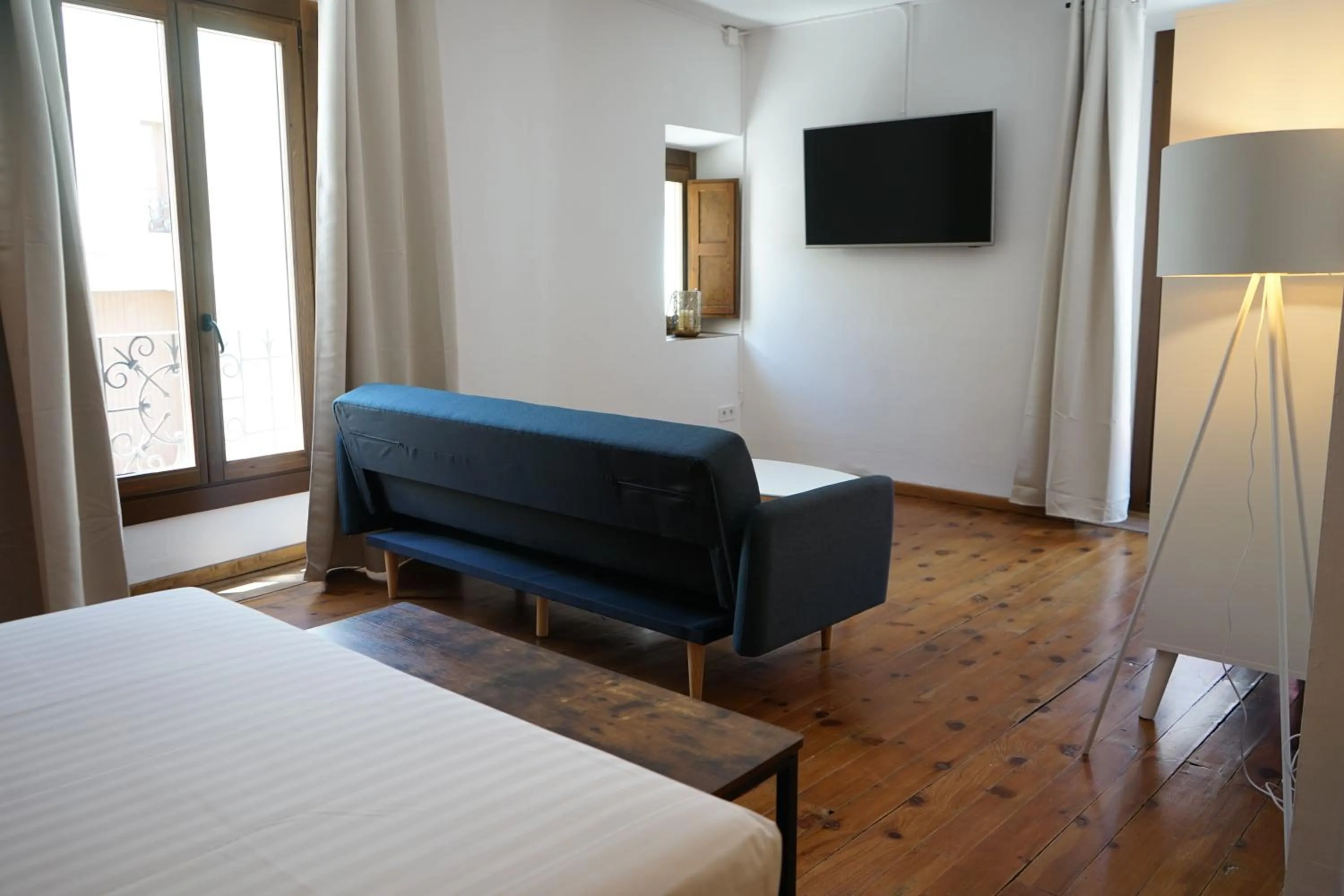 Living room, Bed in Fonda Biayna