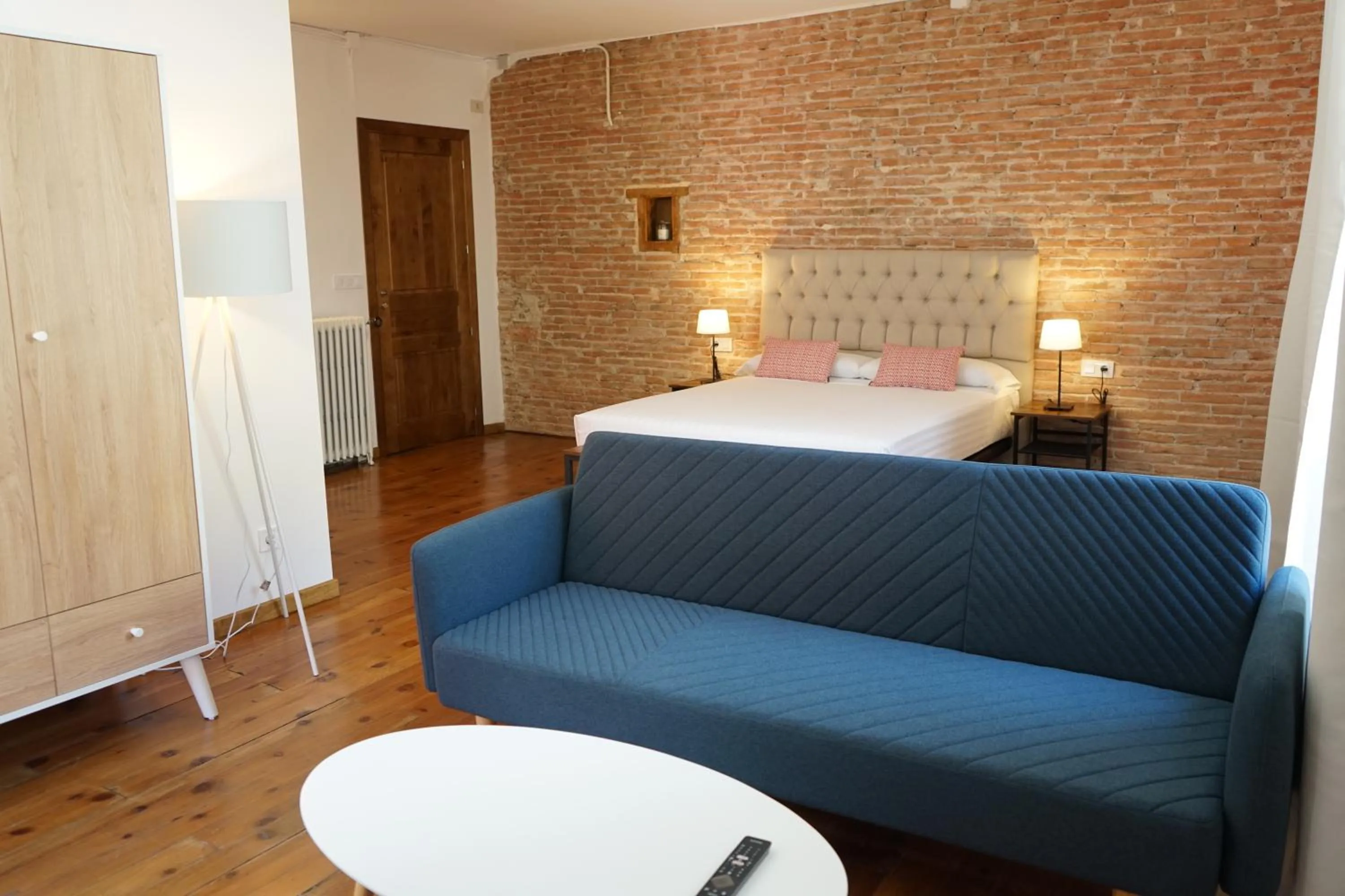 Photo of the whole room, Bed in Fonda Biayna