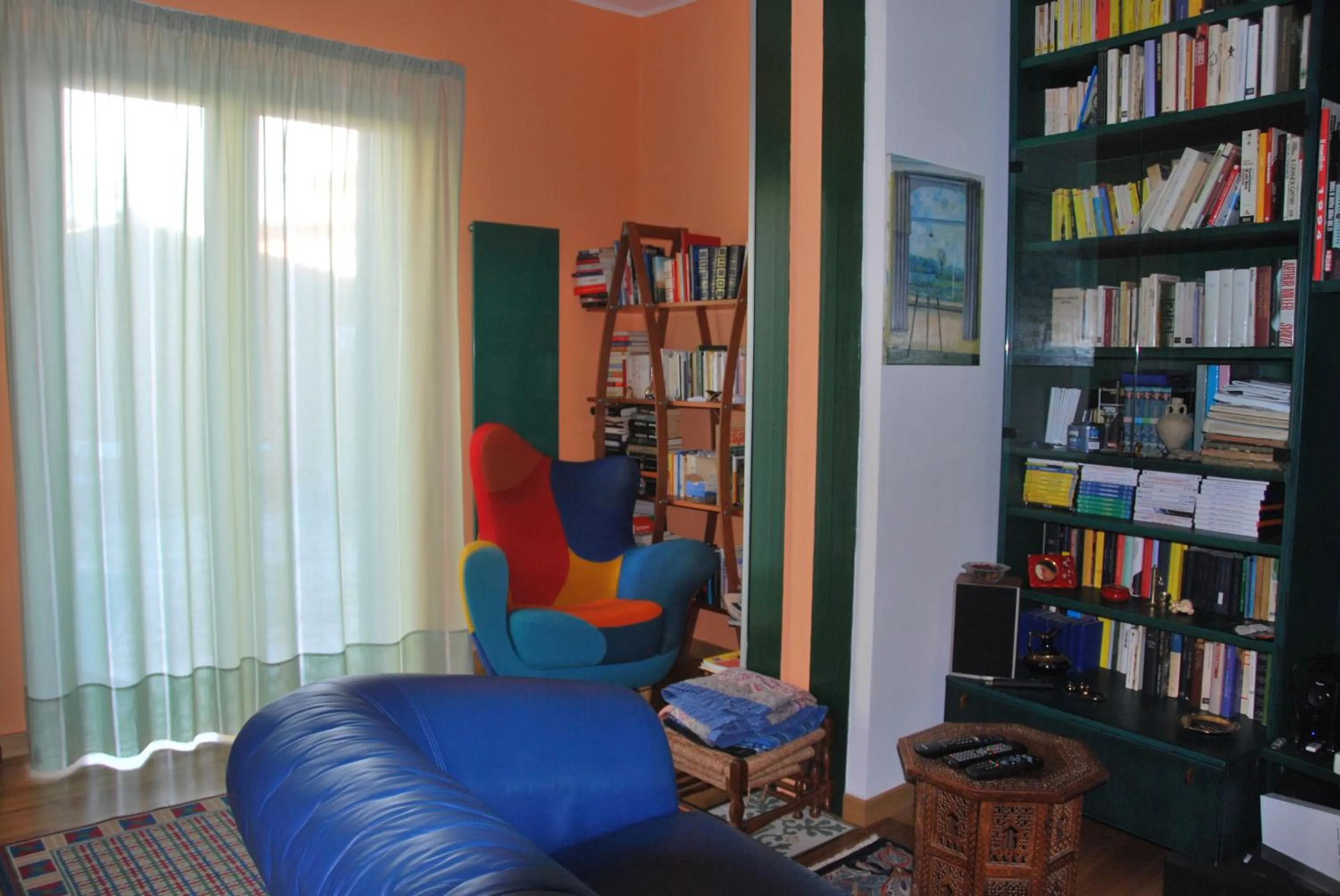 Communal lounge/ TV room in B&B Percorso Verde