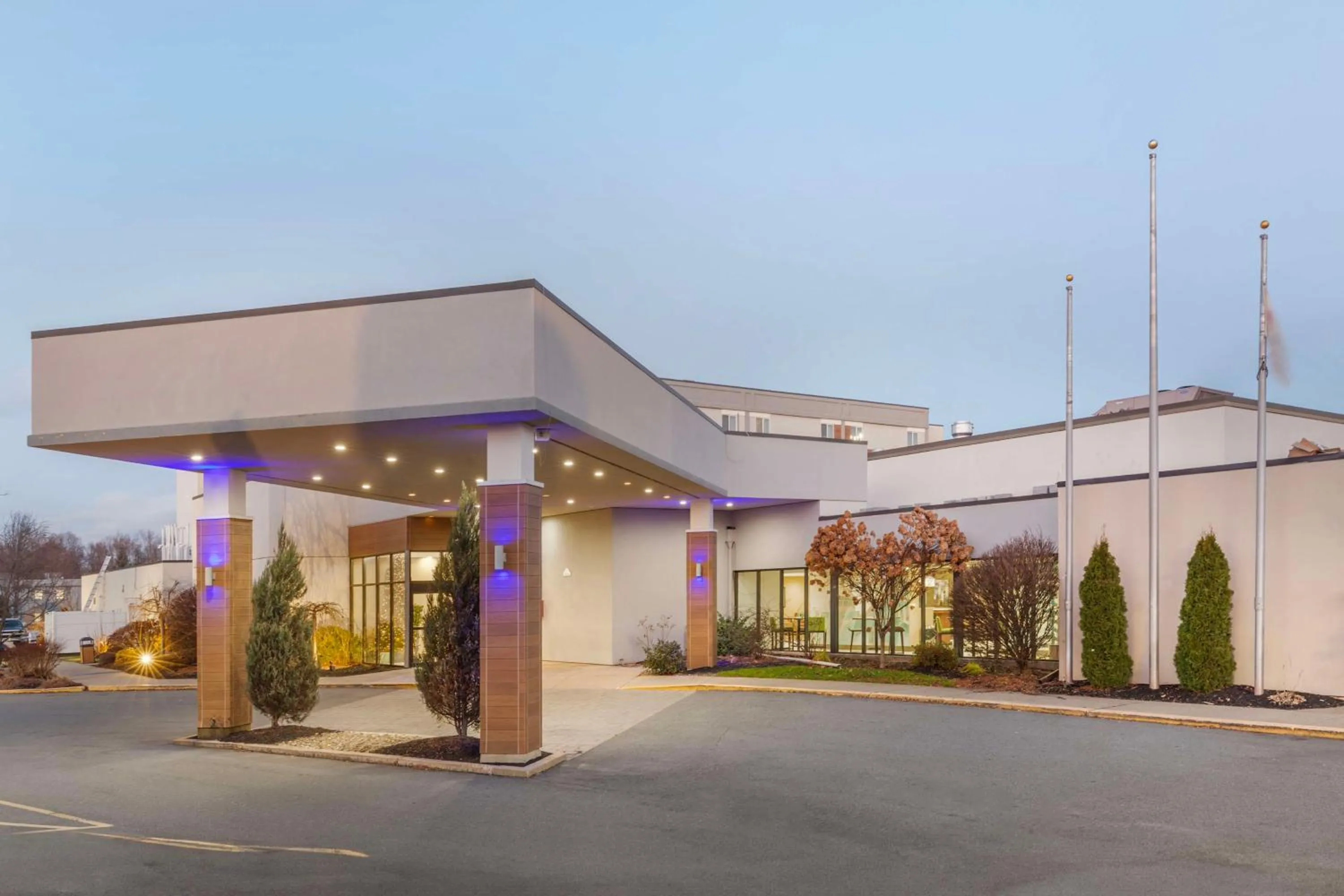 Property building in Best Western Plus New Englander