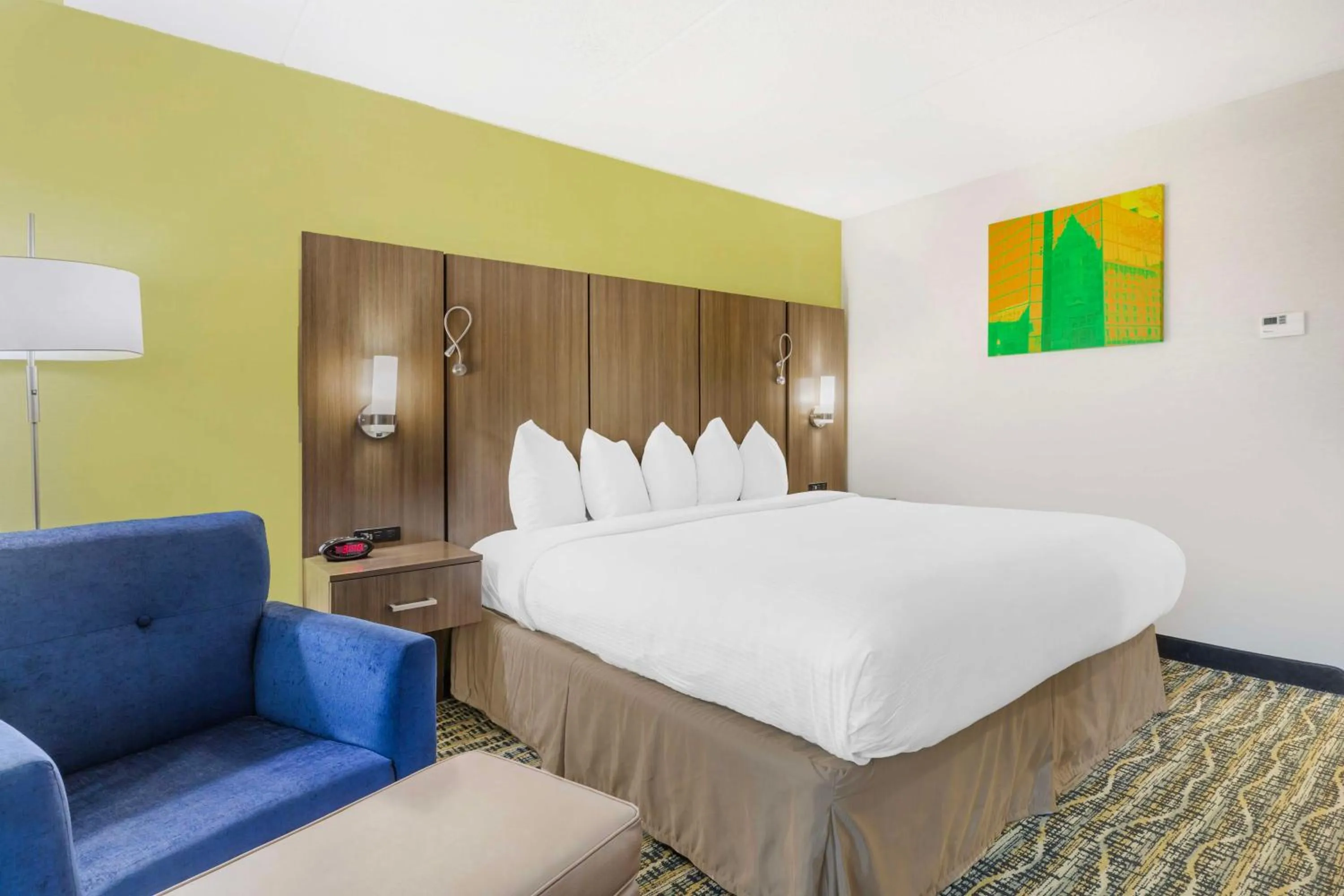 Bedroom, Bed in Best Western Plus New Englander